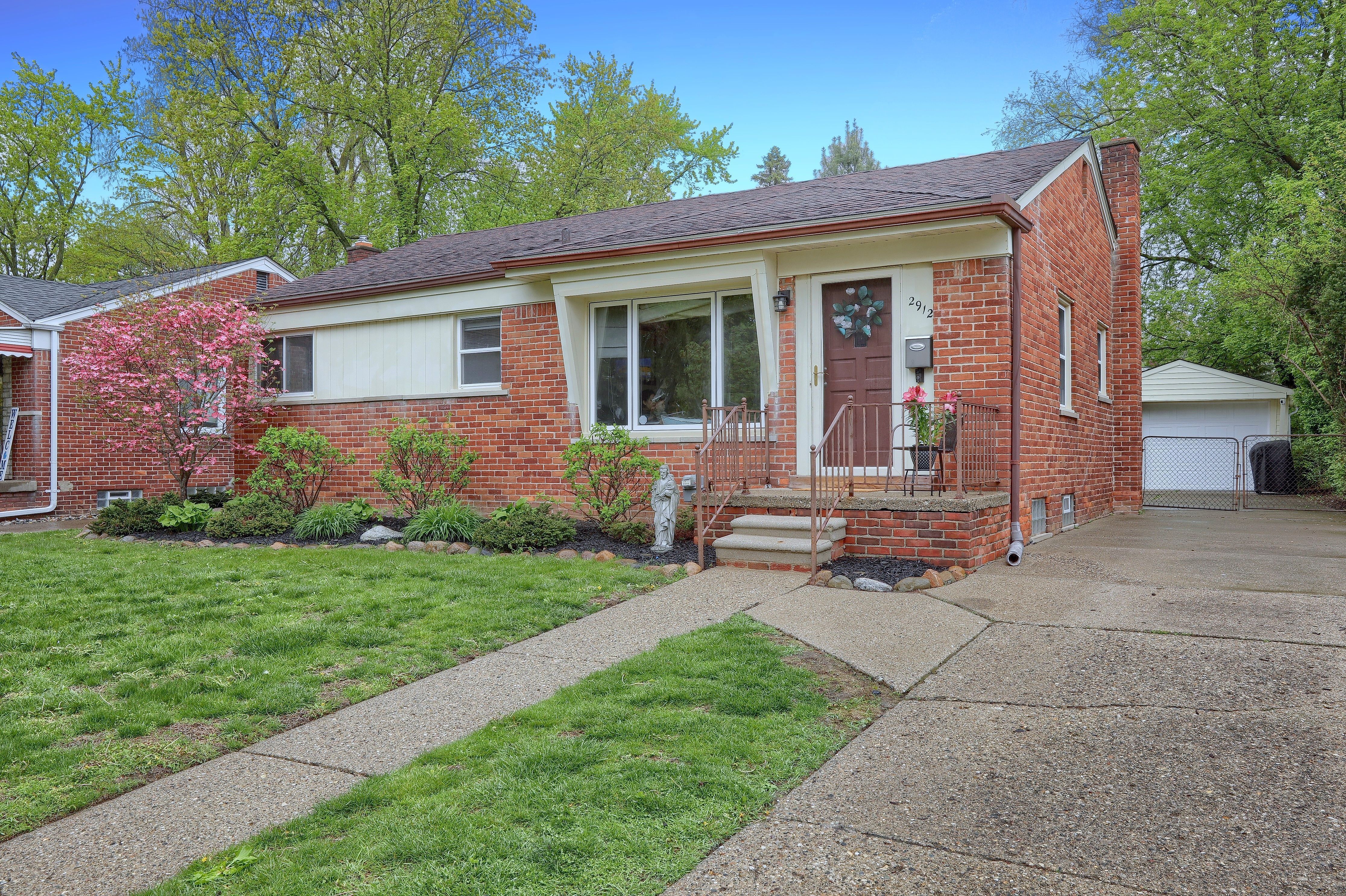 2912 Maplewood Avenue