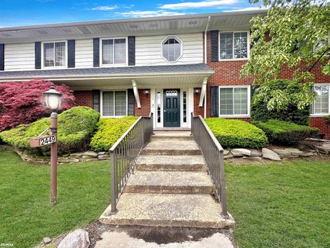 2449 Mulberry Square Bloomfield Hills City MI 48302