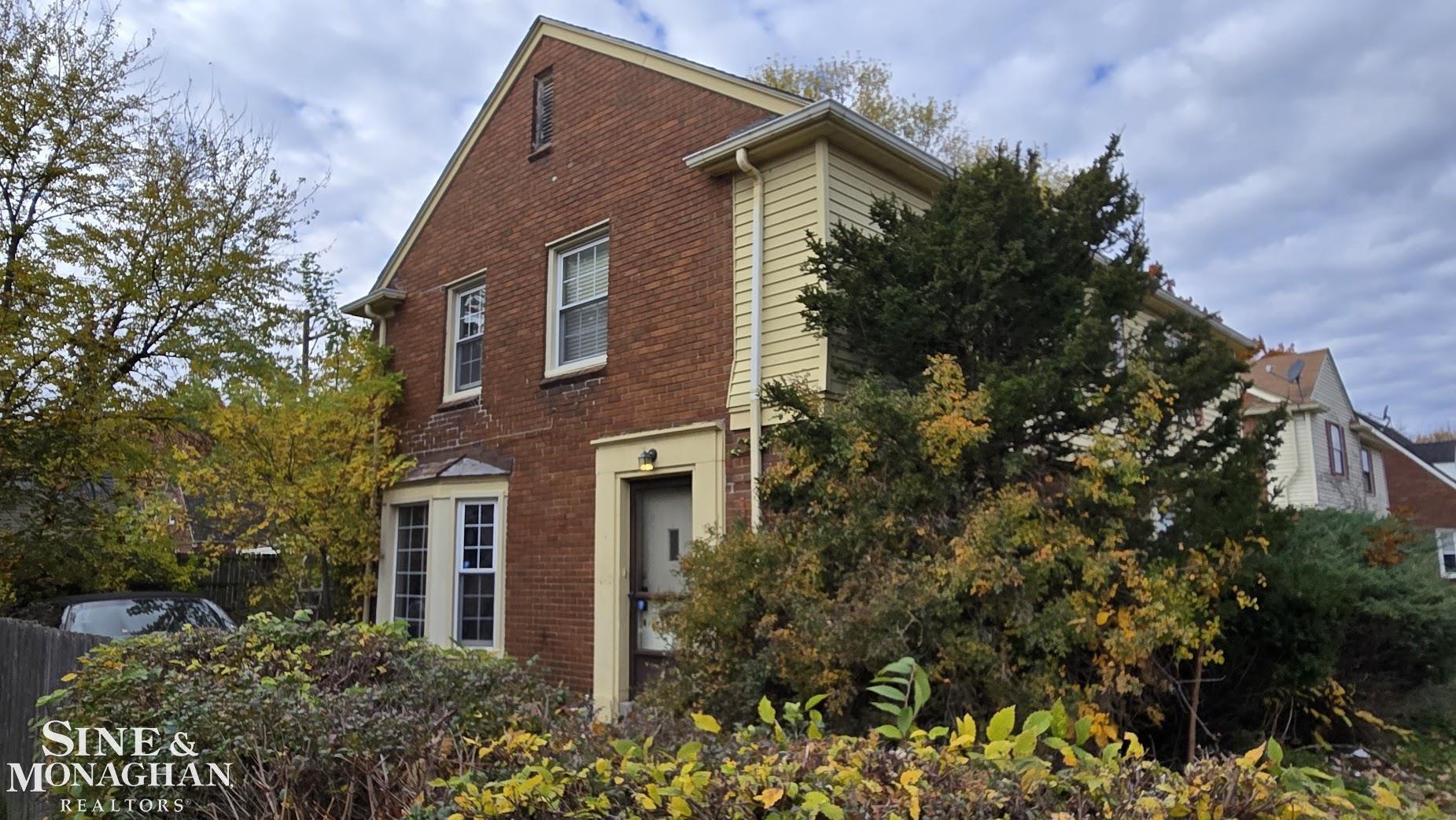 21756-58 Moross Rd Road