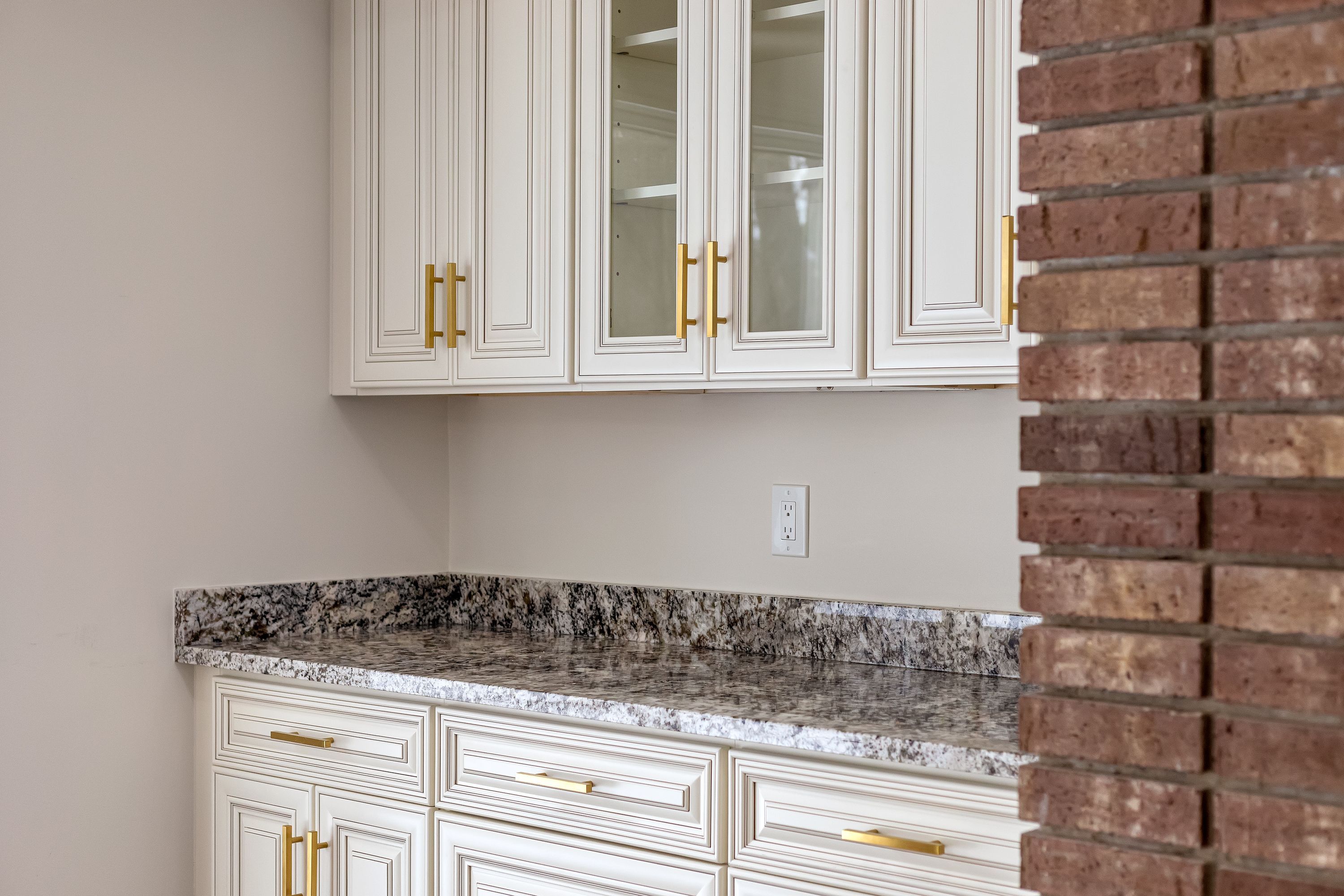 Bloomfield Township, Michigan 48302, United States, 4 Bedrooms Bedrooms, ,5 BathroomsBathrooms,Residential,Pending,81177