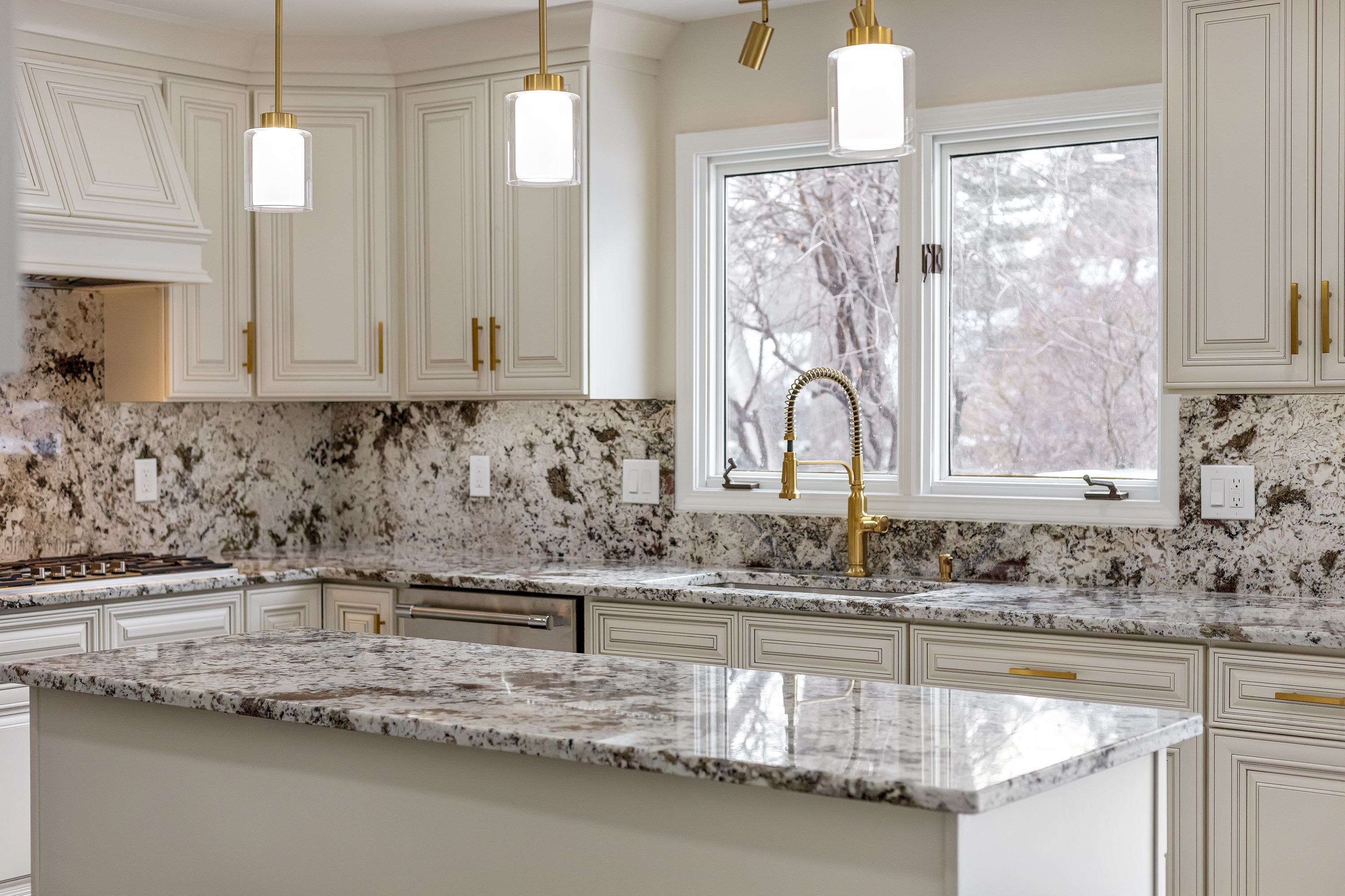 Bloomfield Township, Michigan 48302, United States, 4 Bedrooms Bedrooms, ,5 BathroomsBathrooms,Residential,Pending,81177