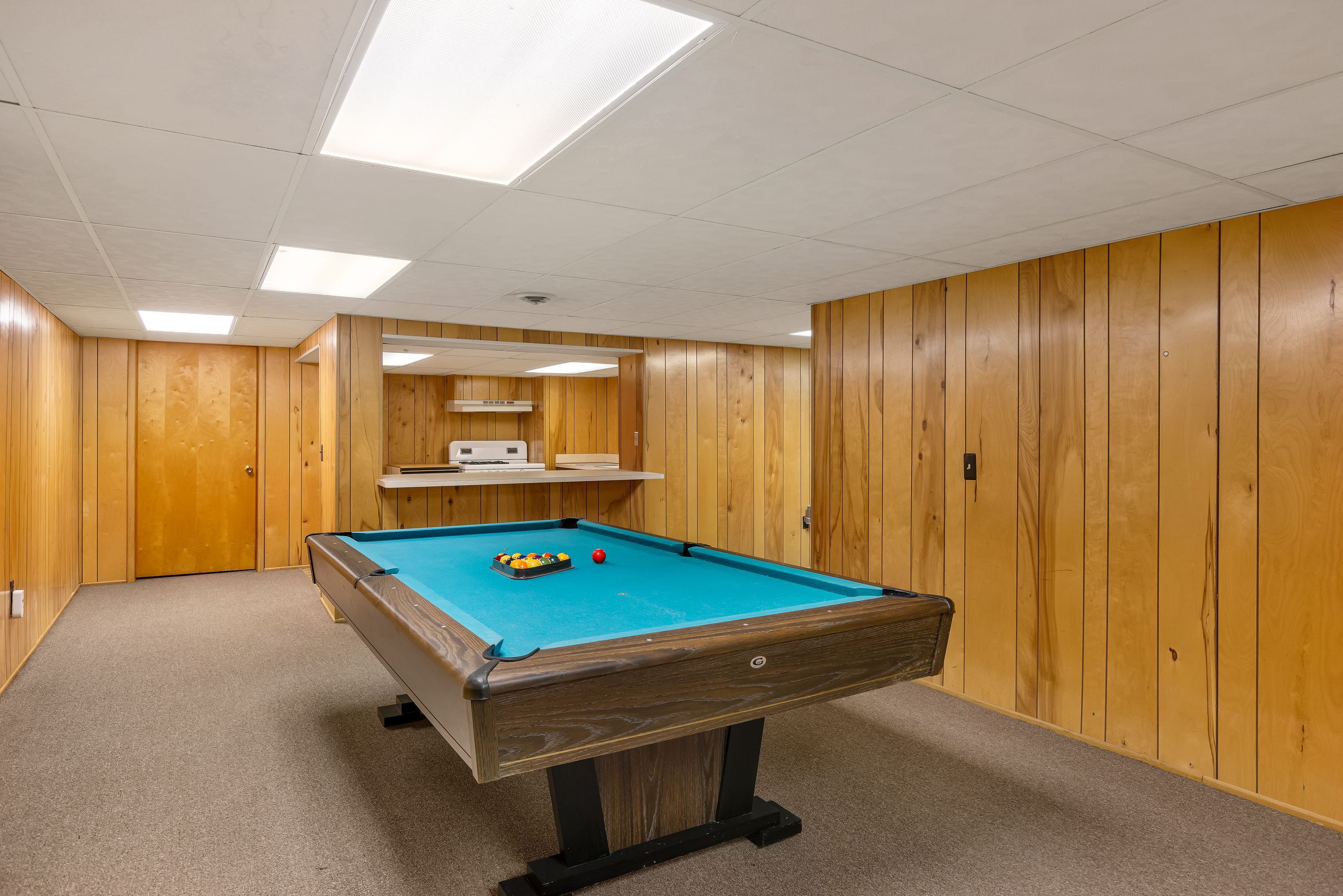 Bloomfield Township, Michigan 48302, United States, 4 Bedrooms Bedrooms, ,5 BathroomsBathrooms,Residential,Pending,81177