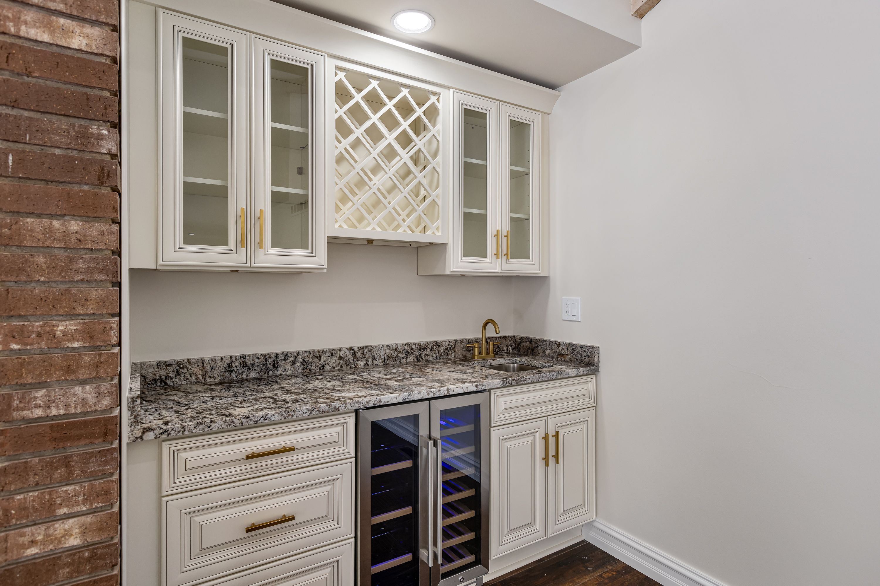 Bloomfield Township, Michigan 48302, United States, 4 Bedrooms Bedrooms, ,5 BathroomsBathrooms,Residential,Pending,81177