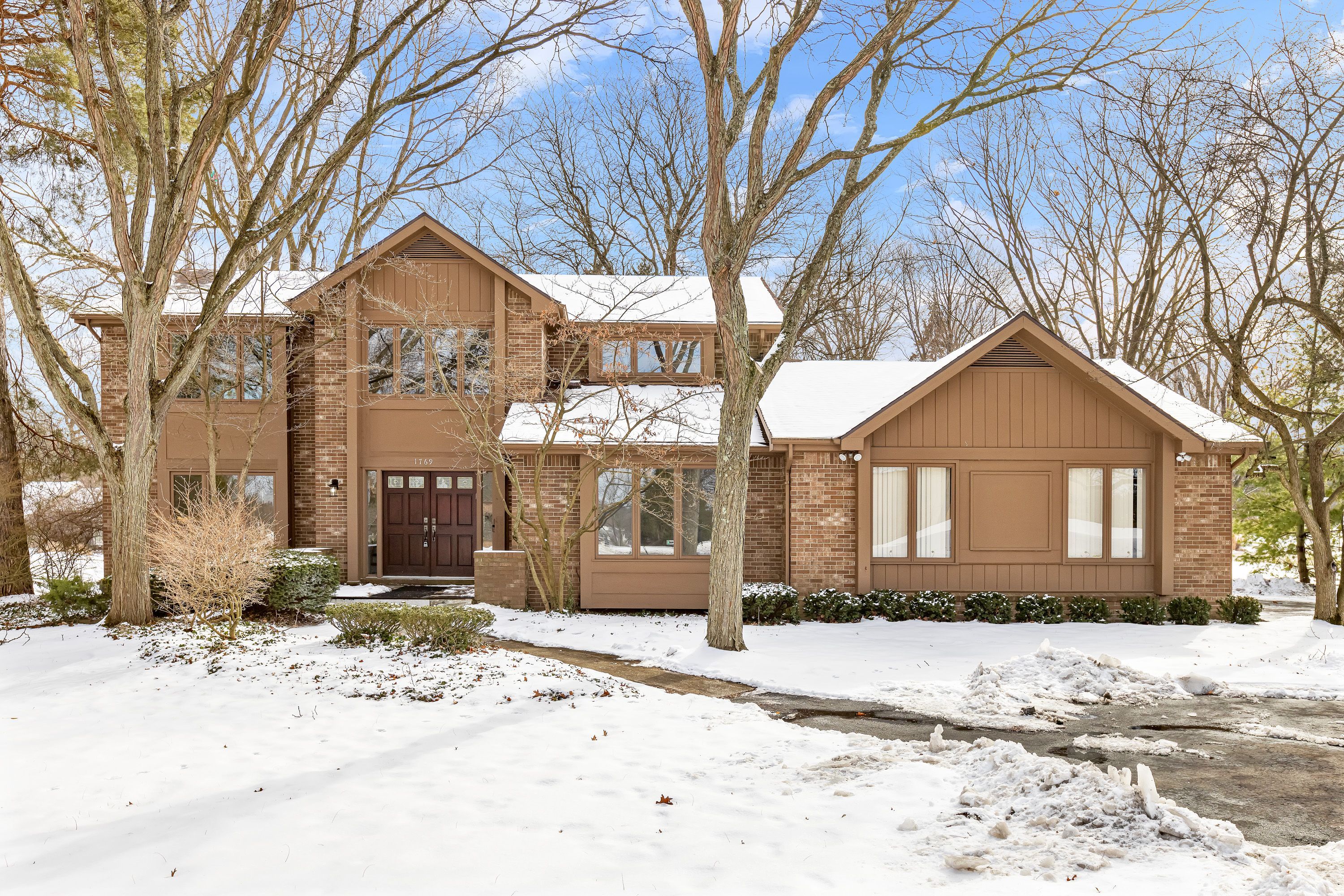 Bloomfield Township, Michigan 48302, United States, 4 Bedrooms Bedrooms, ,5 BathroomsBathrooms,Residential,Pending,81177