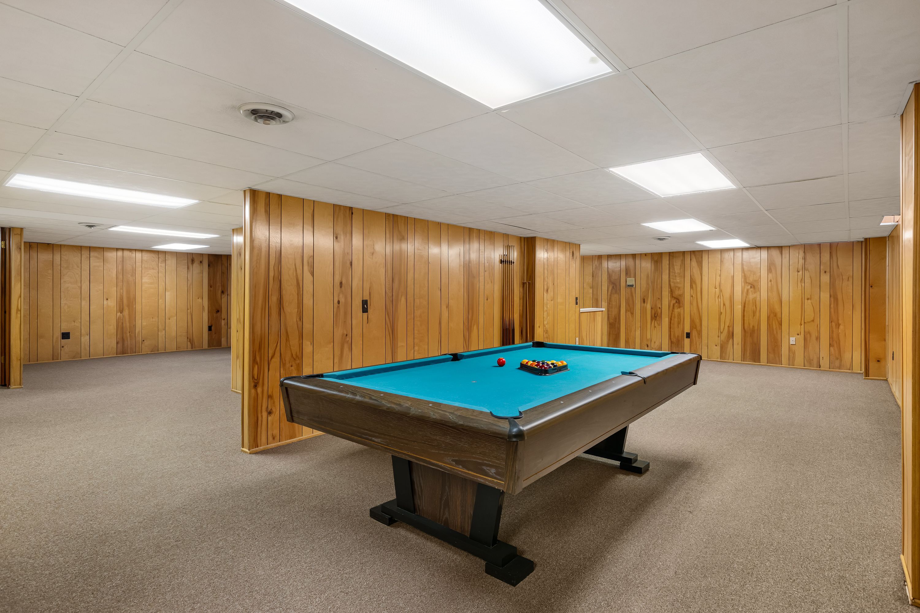 Bloomfield Township, Michigan 48302, United States, 4 Bedrooms Bedrooms, ,5 BathroomsBathrooms,Residential,Pending,81177