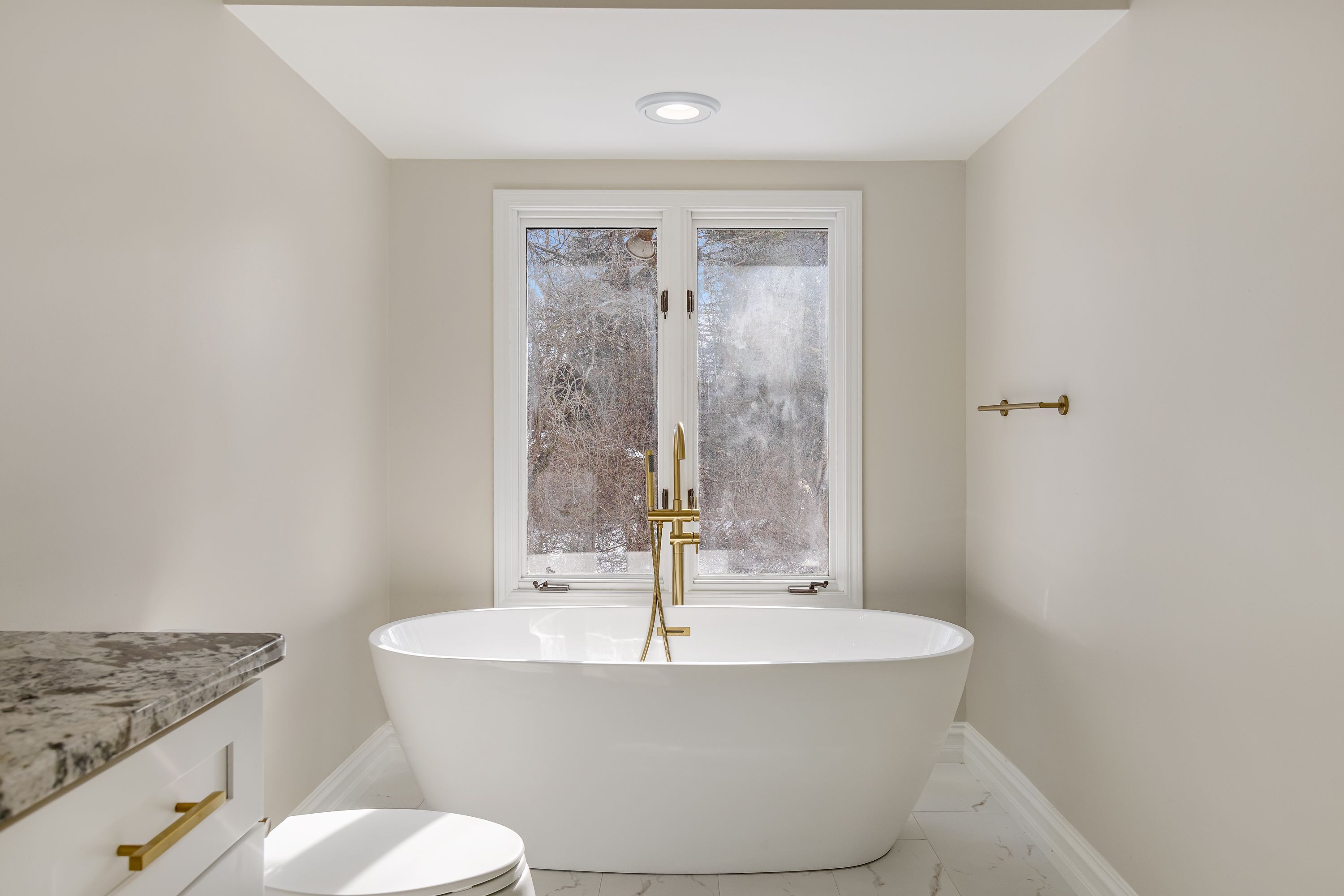 Bloomfield Township, Michigan 48302, United States, 4 Bedrooms Bedrooms, ,5 BathroomsBathrooms,Residential,Pending,81177