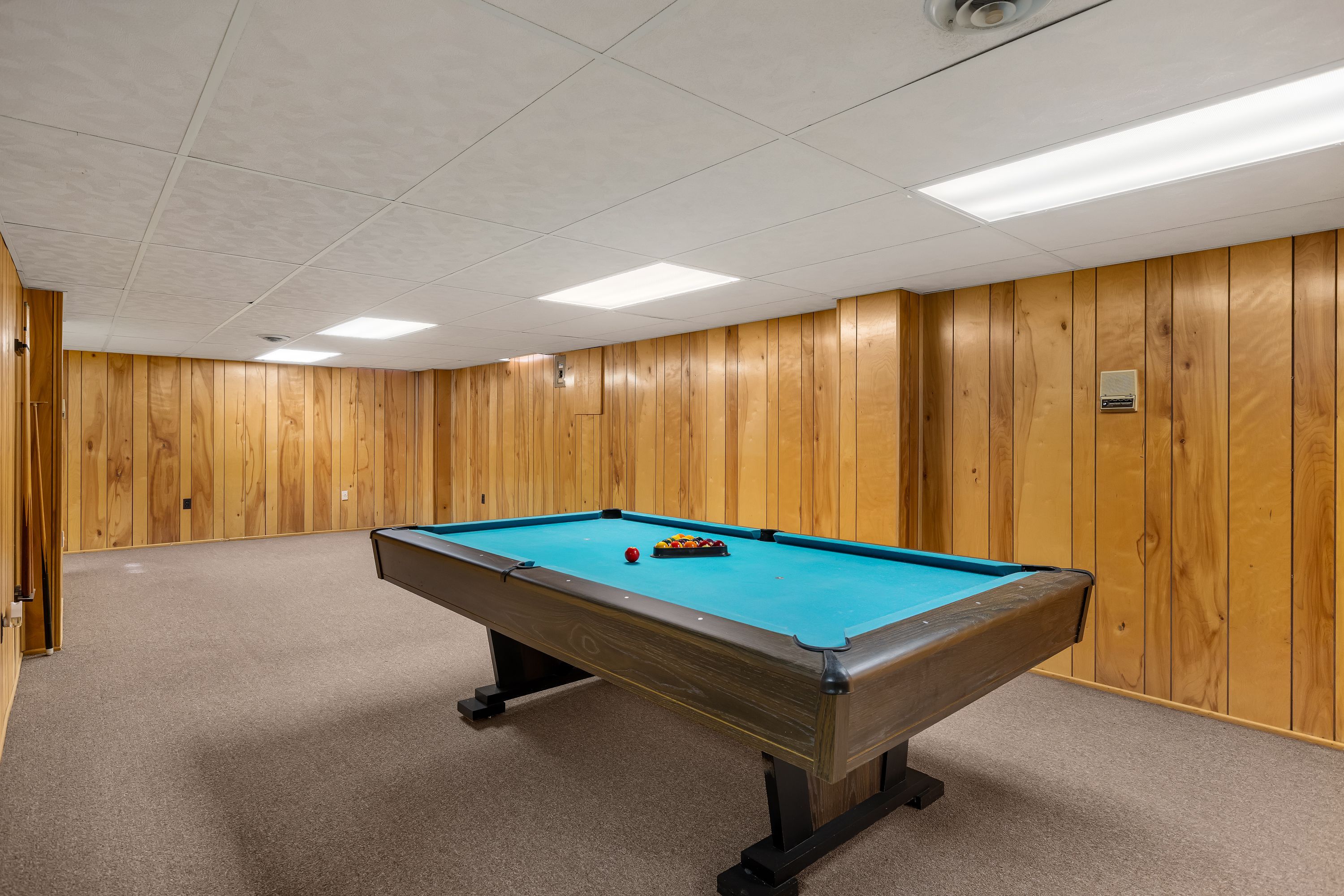 Bloomfield Township, Michigan 48302, United States, 4 Bedrooms Bedrooms, ,5 BathroomsBathrooms,Residential,Pending,81177