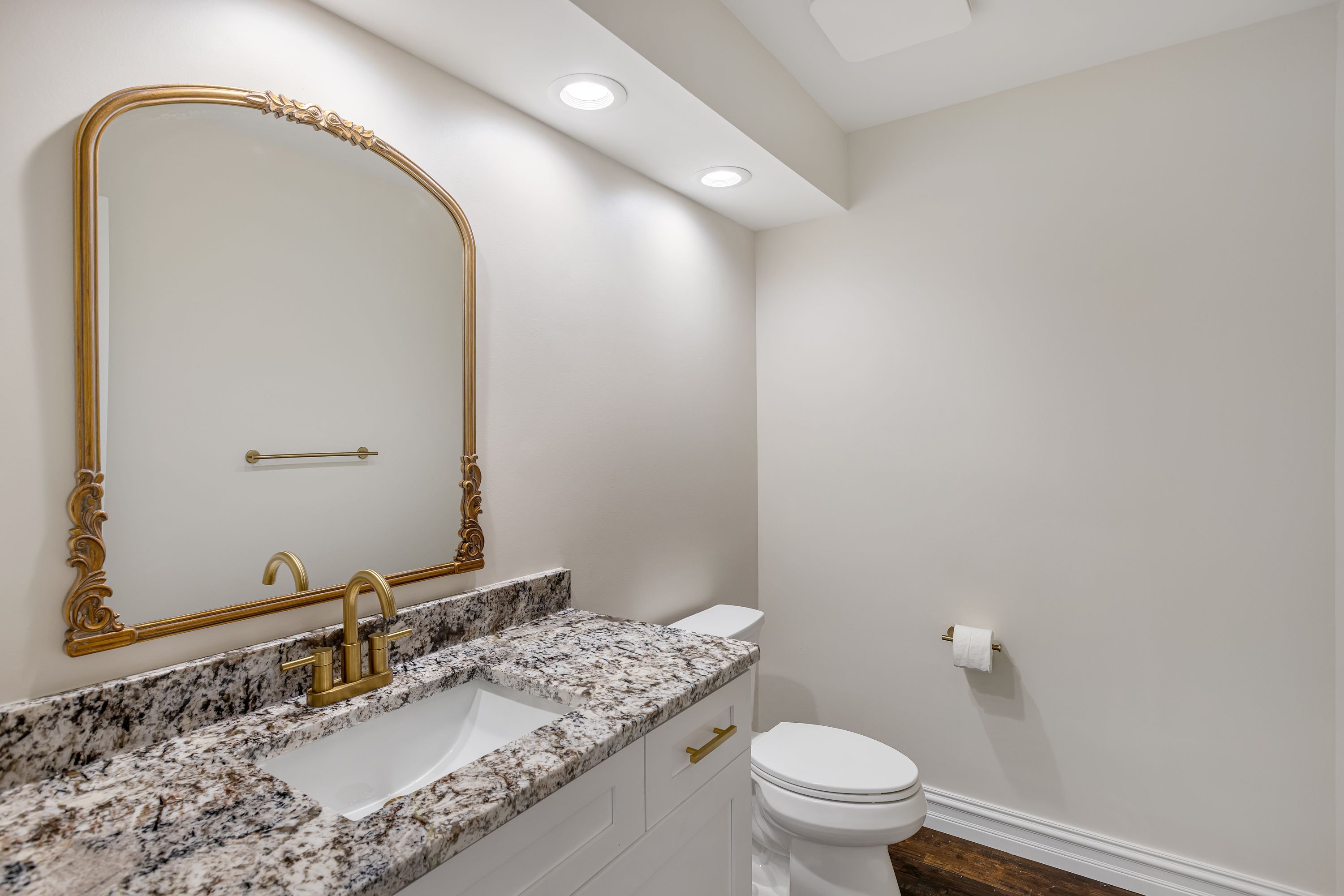 Bloomfield Township, Michigan 48302, United States, 4 Bedrooms Bedrooms, ,5 BathroomsBathrooms,Residential,Pending,81177