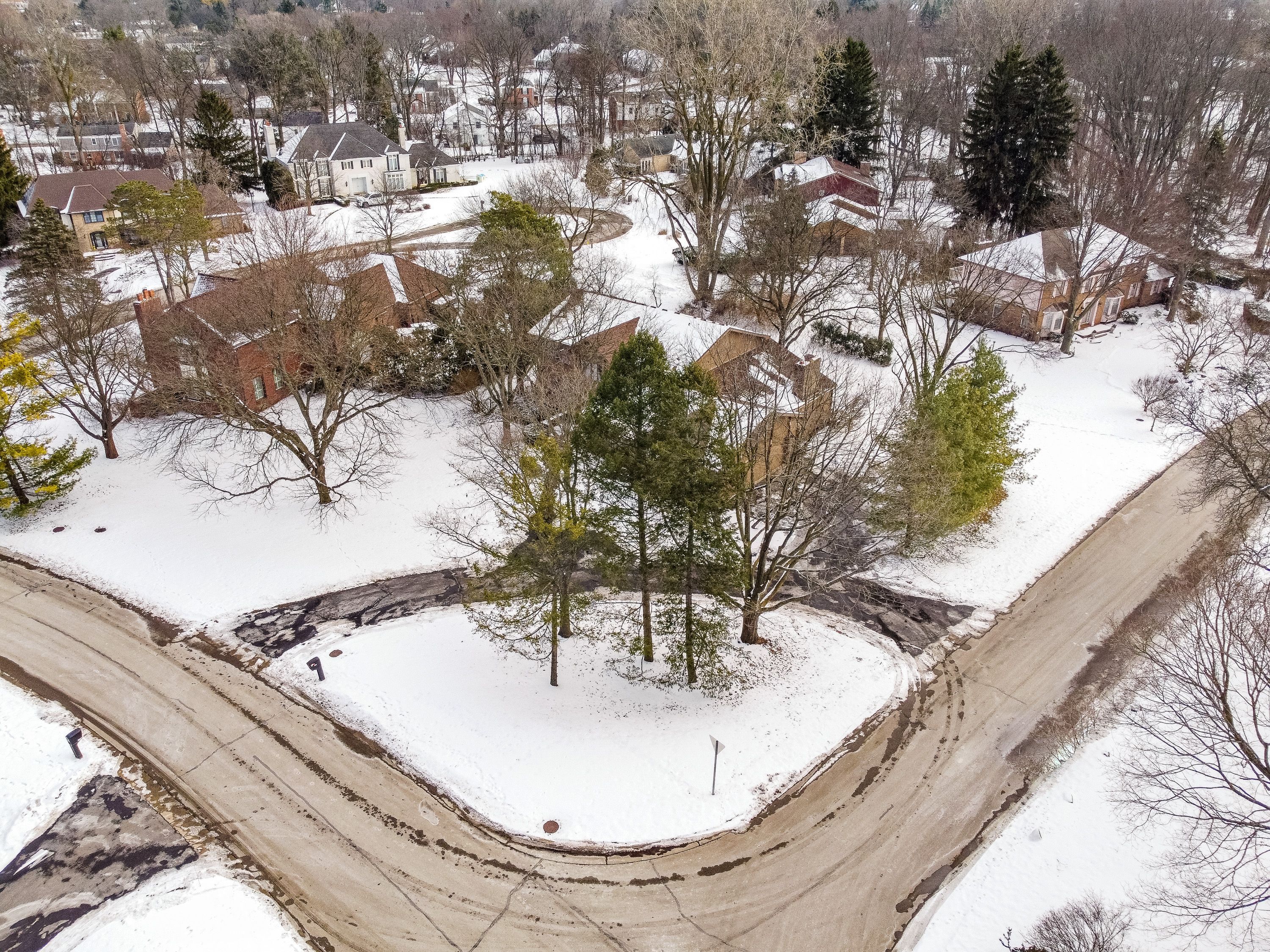 Bloomfield Township, Michigan 48302, United States, 4 Bedrooms Bedrooms, ,5 BathroomsBathrooms,Residential,Pending,81177