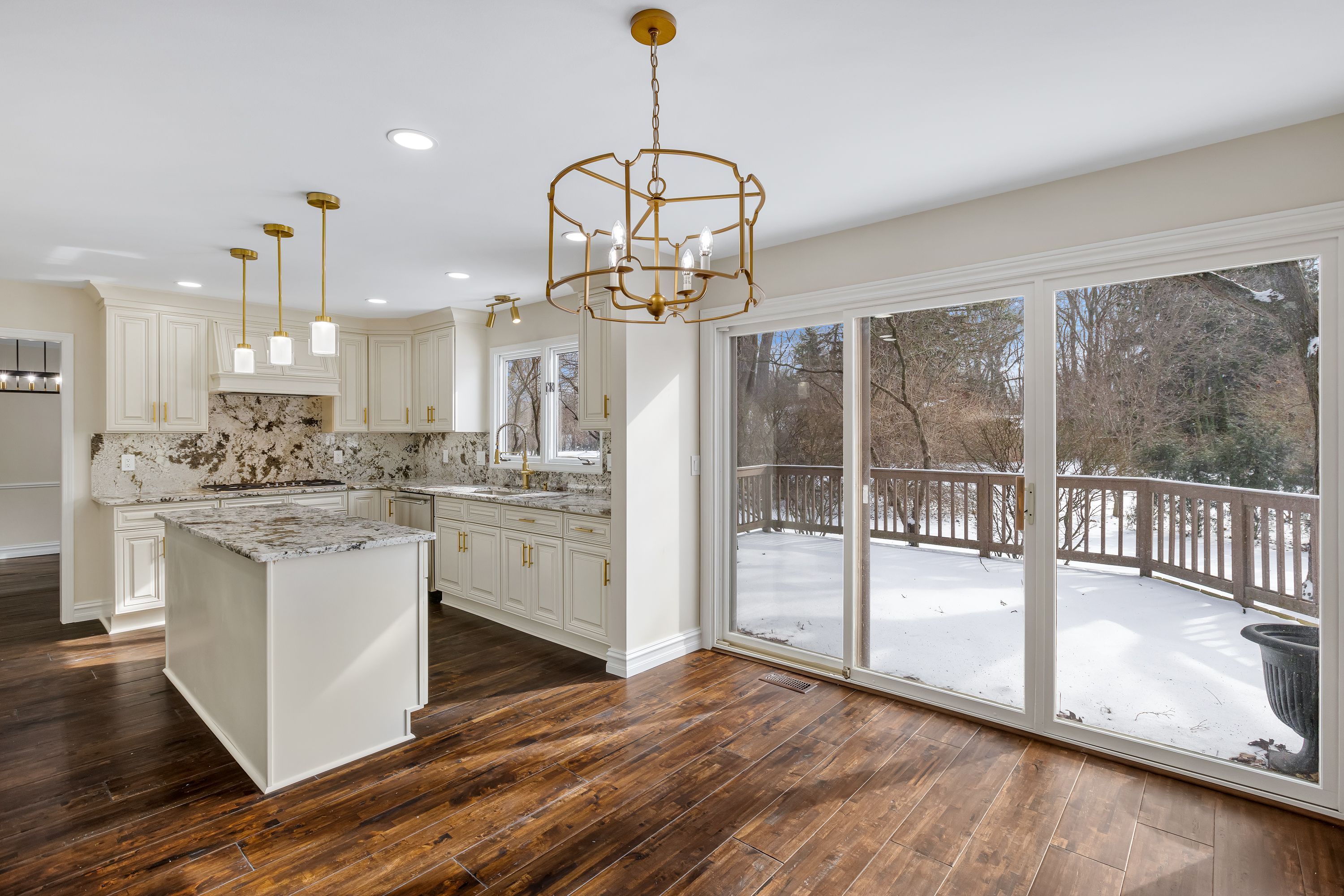 Bloomfield Township, Michigan 48302, United States, 4 Bedrooms Bedrooms, ,5 BathroomsBathrooms,Residential,Pending,81177