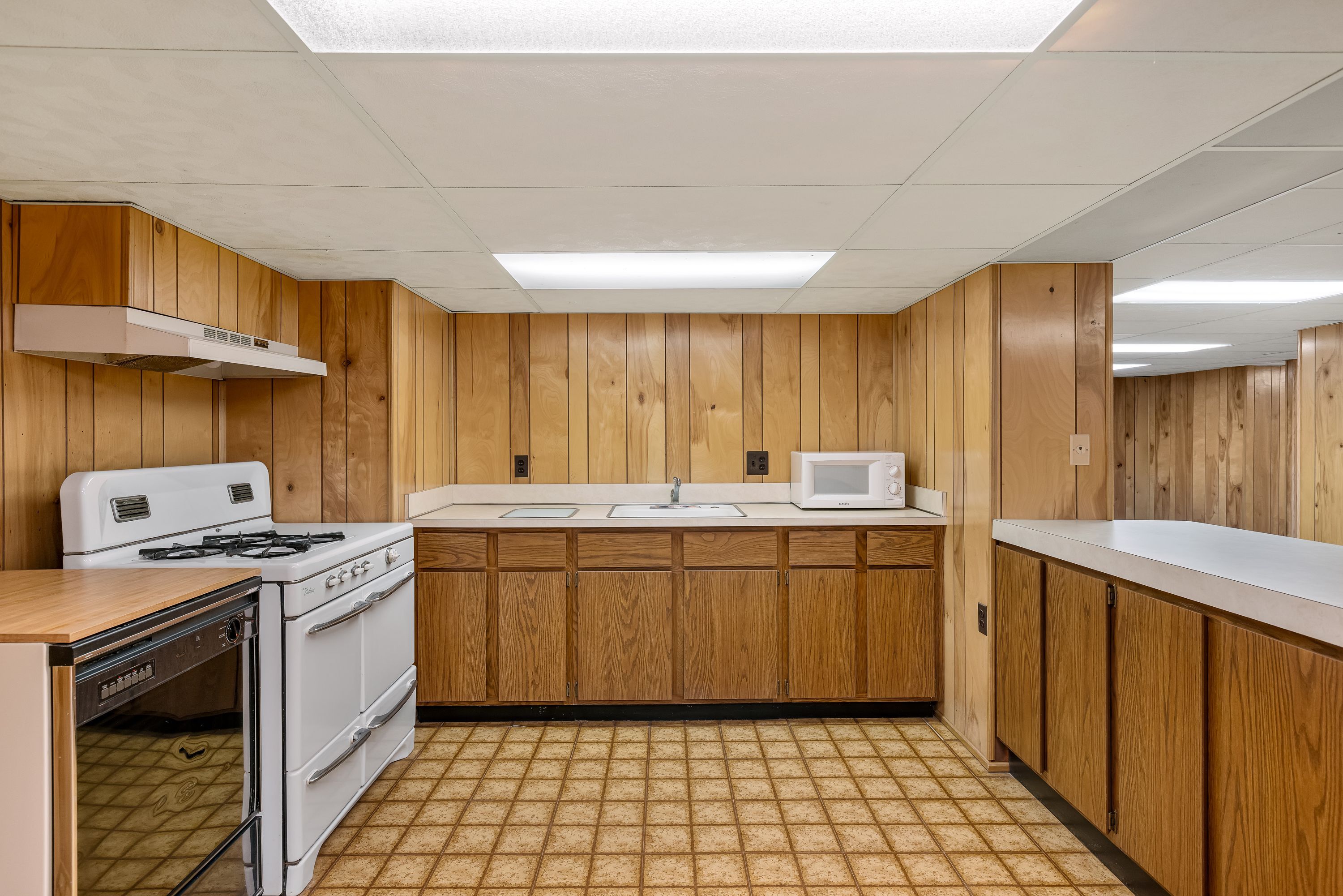 Bloomfield Township, Michigan 48302, United States, 4 Bedrooms Bedrooms, ,5 BathroomsBathrooms,Residential,Pending,81177