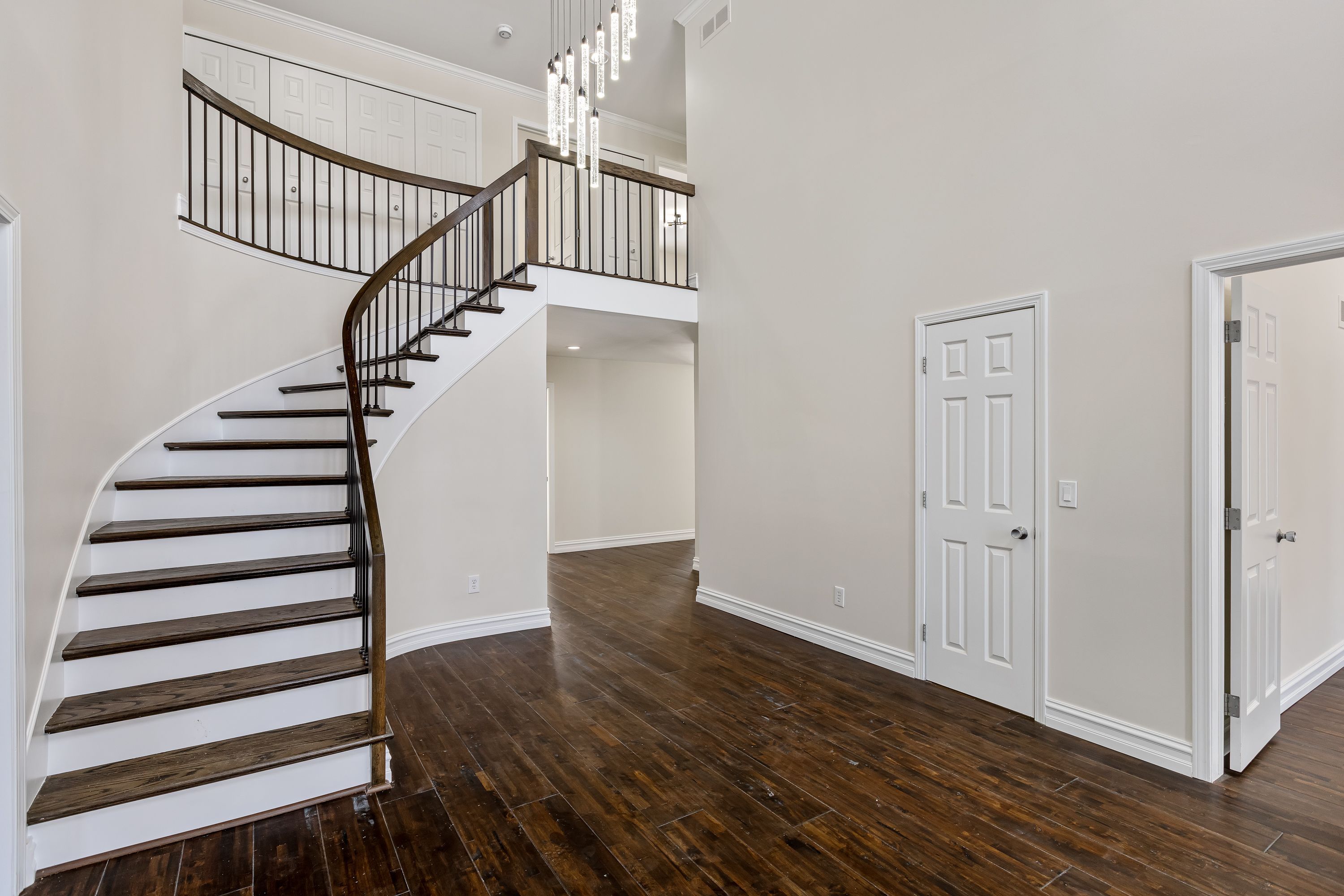 Bloomfield Township, Michigan 48302, United States, 4 Bedrooms Bedrooms, ,5 BathroomsBathrooms,Residential,Pending,81177