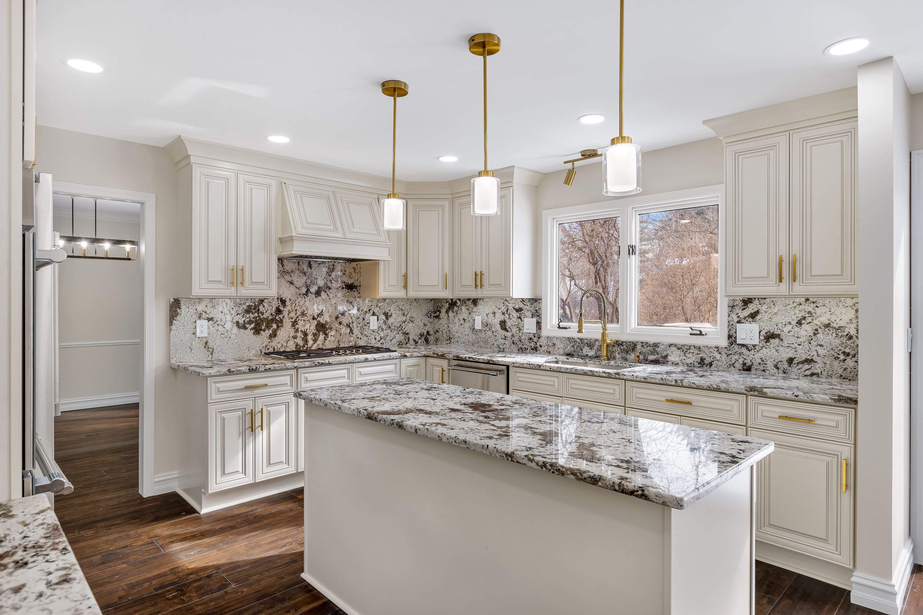 Bloomfield Township, Michigan 48302, United States, 4 Bedrooms Bedrooms, ,5 BathroomsBathrooms,Residential,Pending,81177