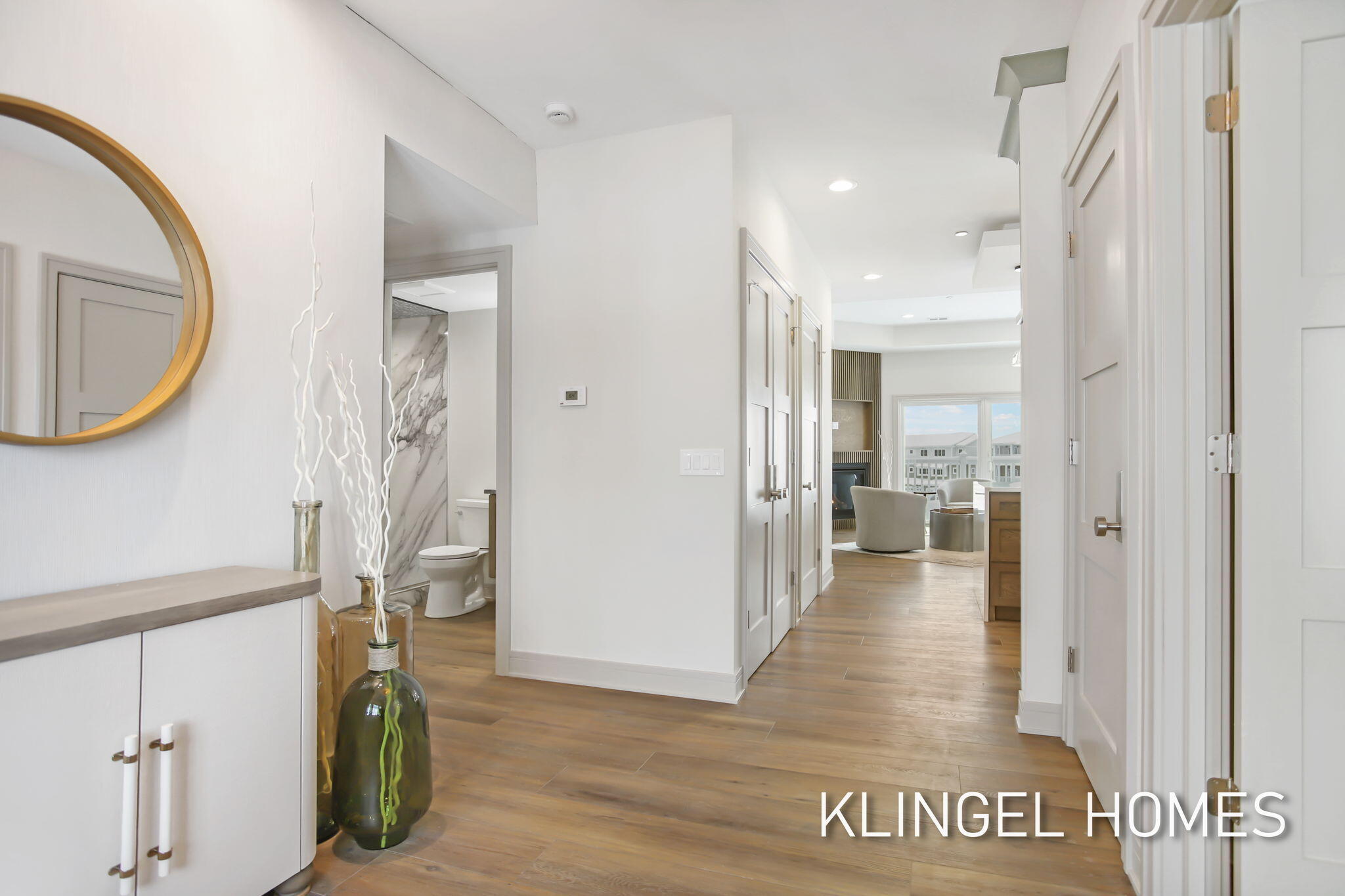 930 W Savidge Street 12