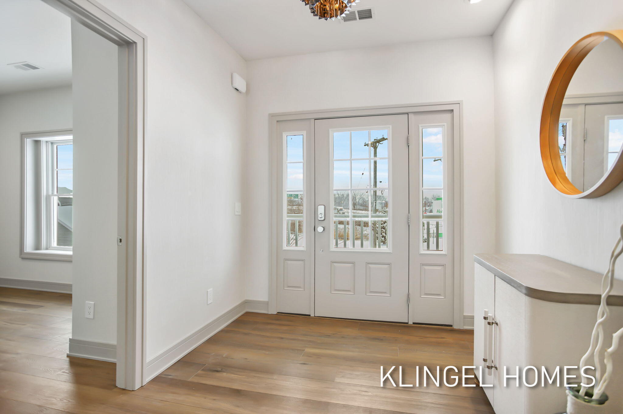 930 W Savidge Street 12