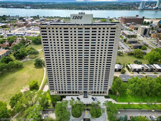 1300 E LAFAYETTE ST APT 903, DETROIT, MI 48207 - Image cbfbdd7964d6510473d2b14cc71add42/690899320