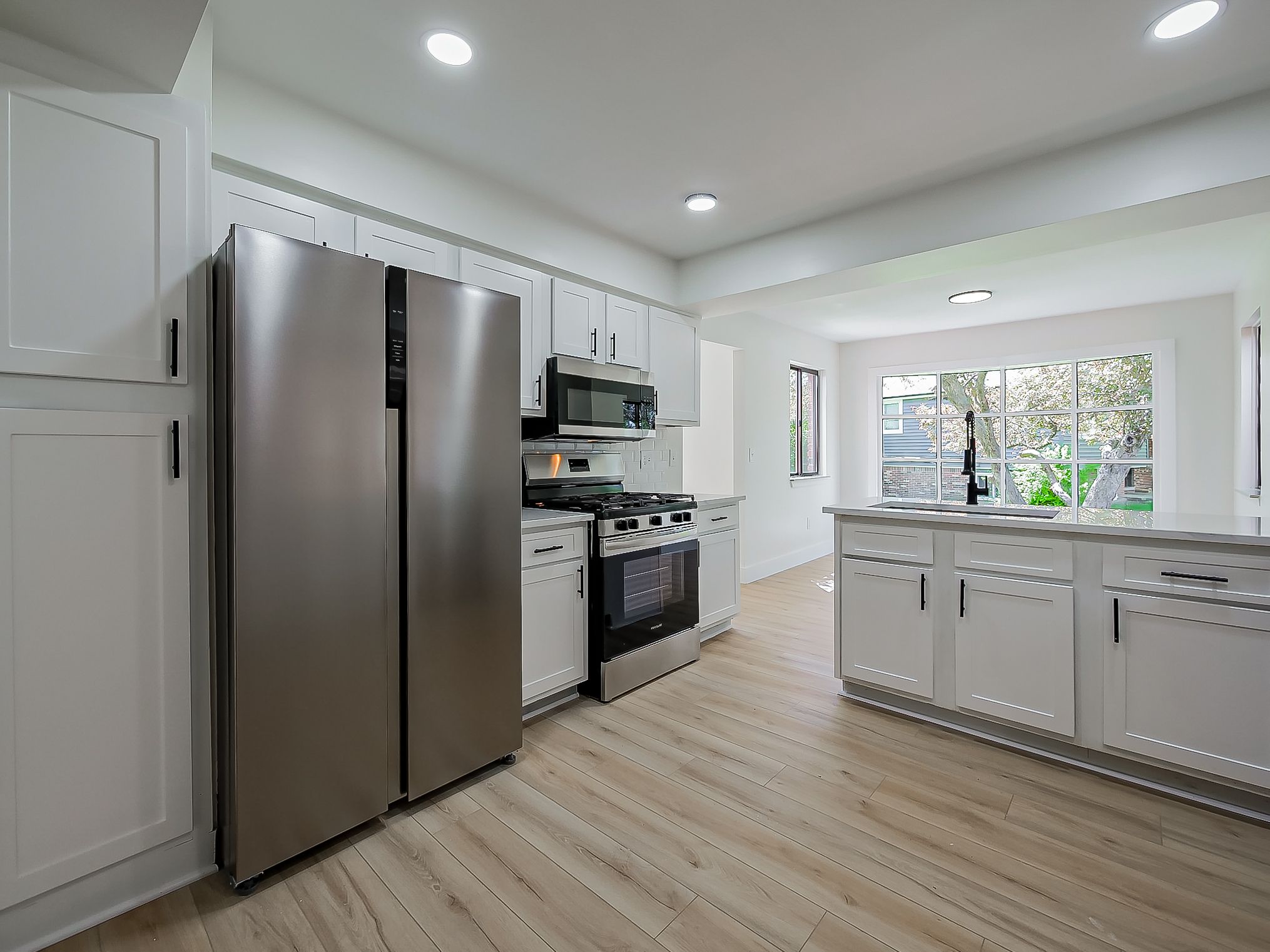 2739 BROADMOOR Drive