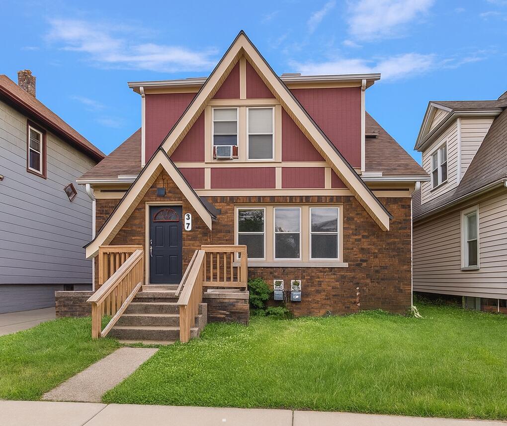 37 W Woodward Avenue