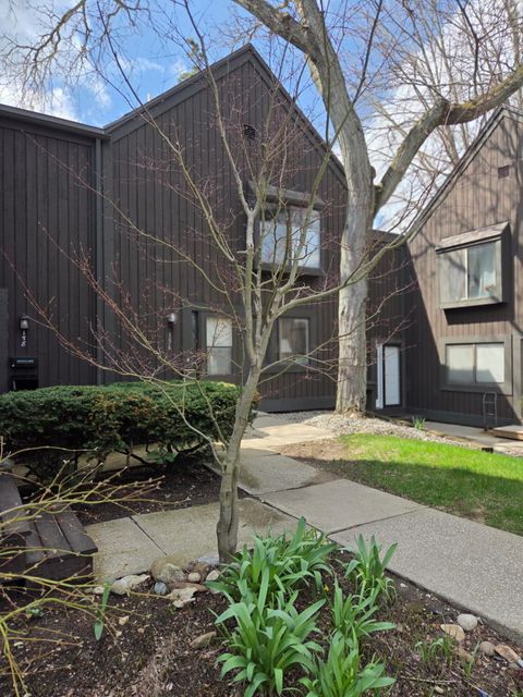 156 Carberry Hill Court Kalamazoo Charter Township MI 49006