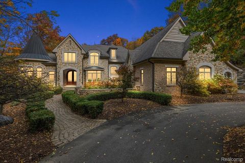 2541 Plum Creek Court Oakland Charter Township MI 48363