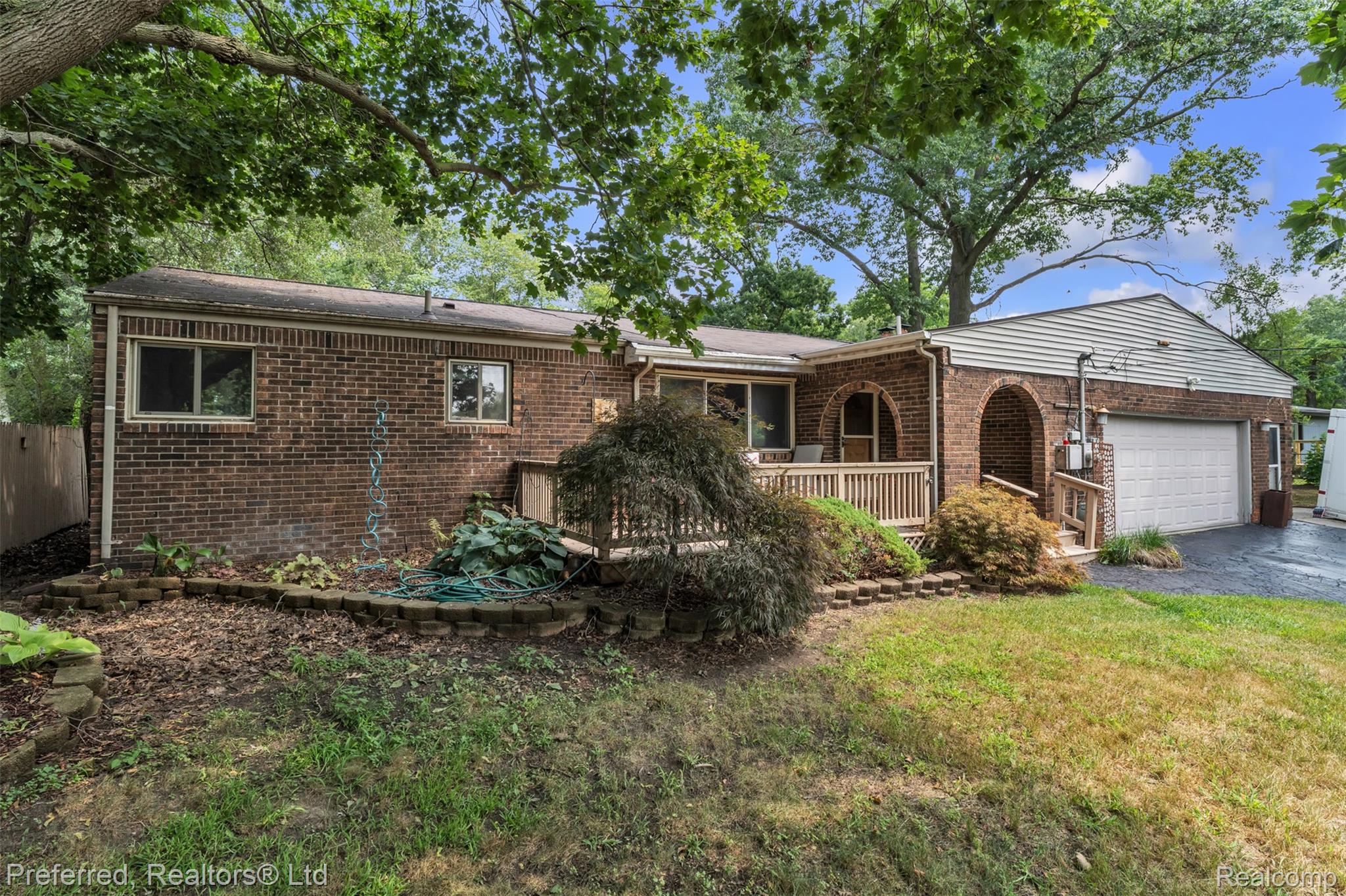 8822 Pontiac Lake Road