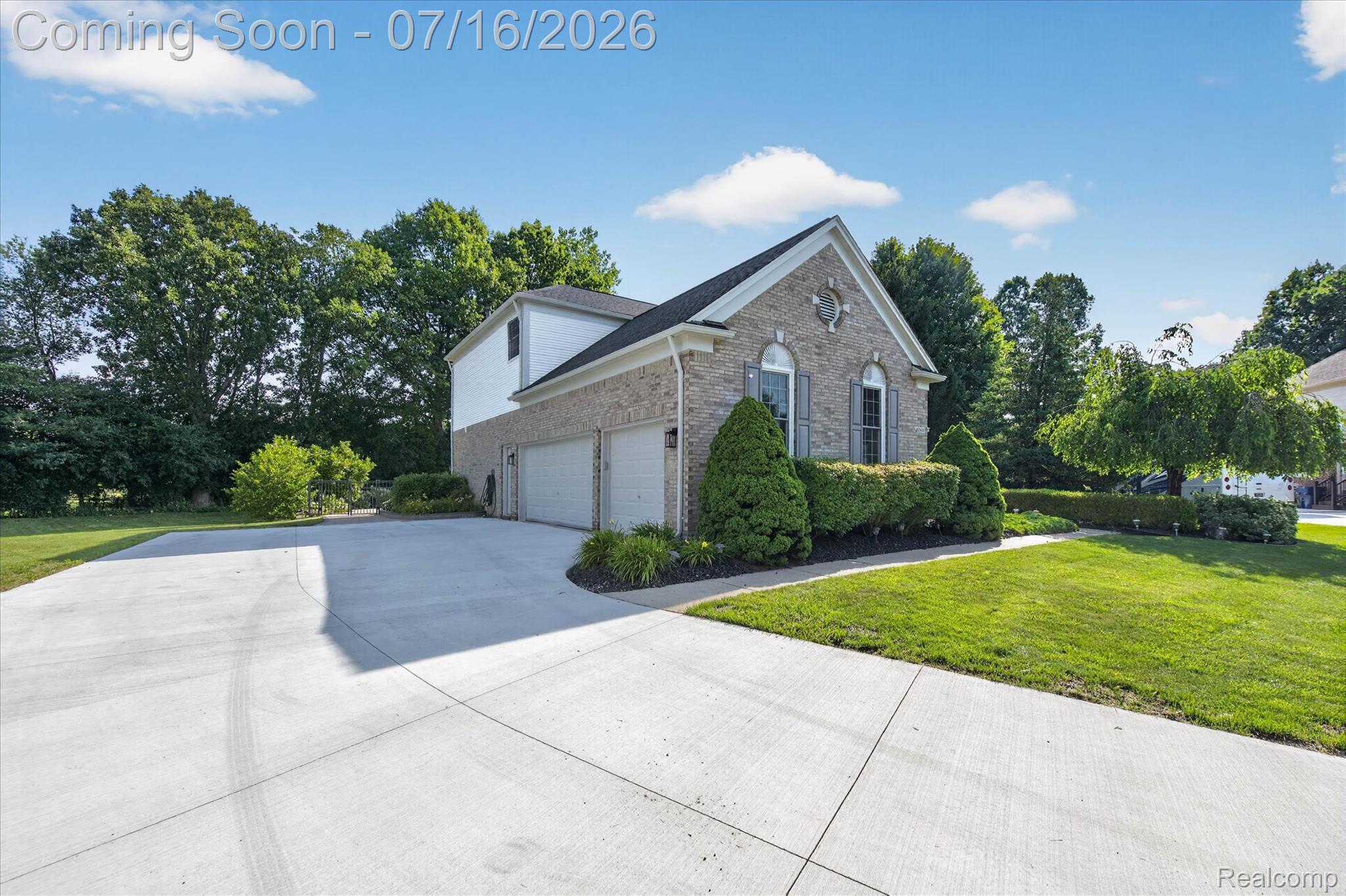 48560 Manhattan Circle