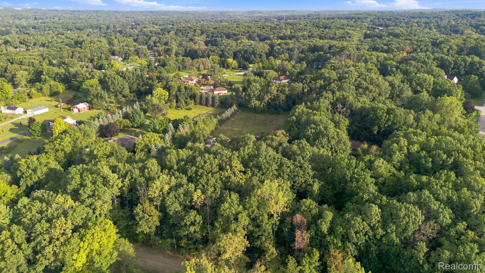 700 W Maple Road