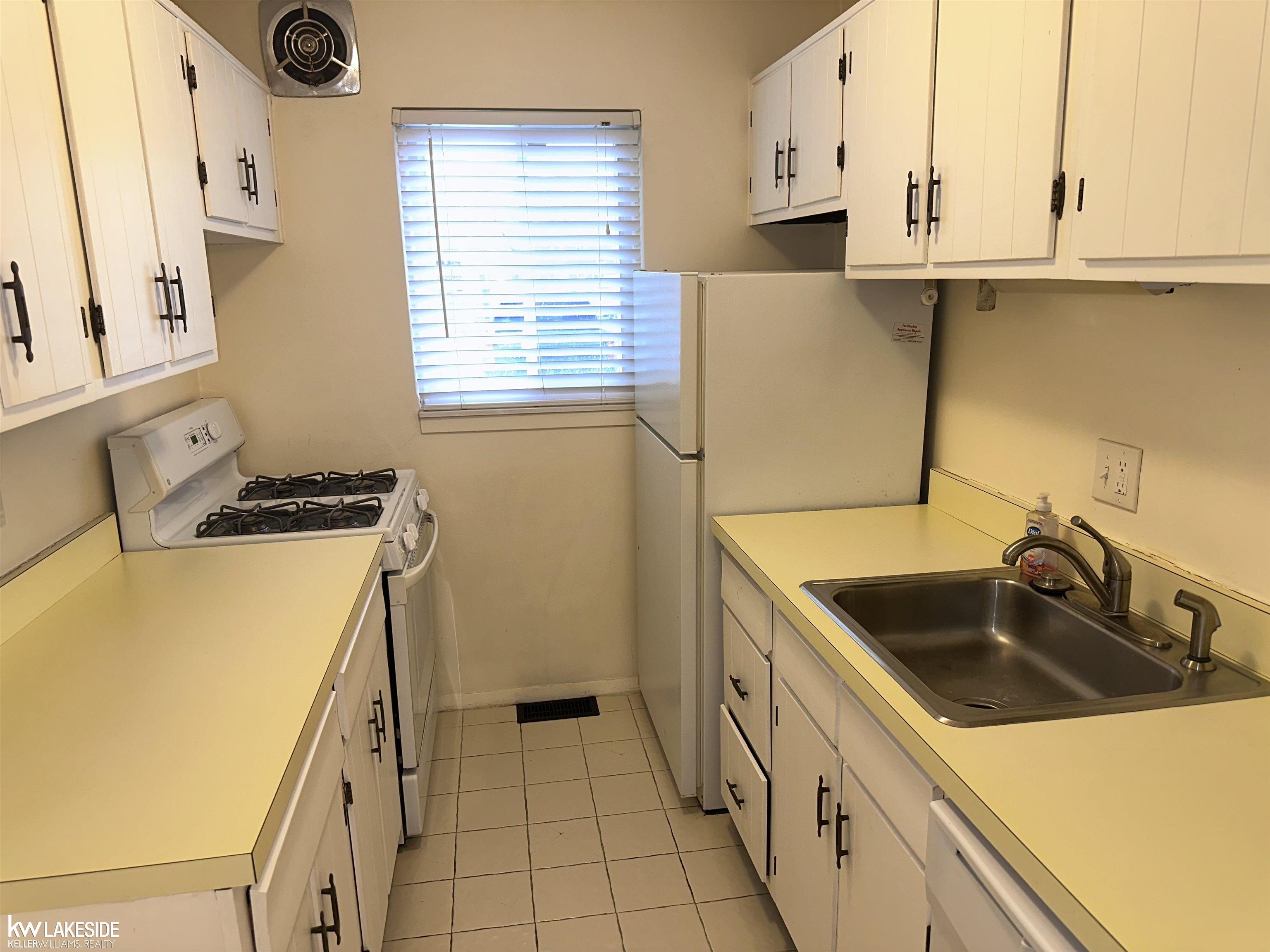 23313 Edsel Ford Court