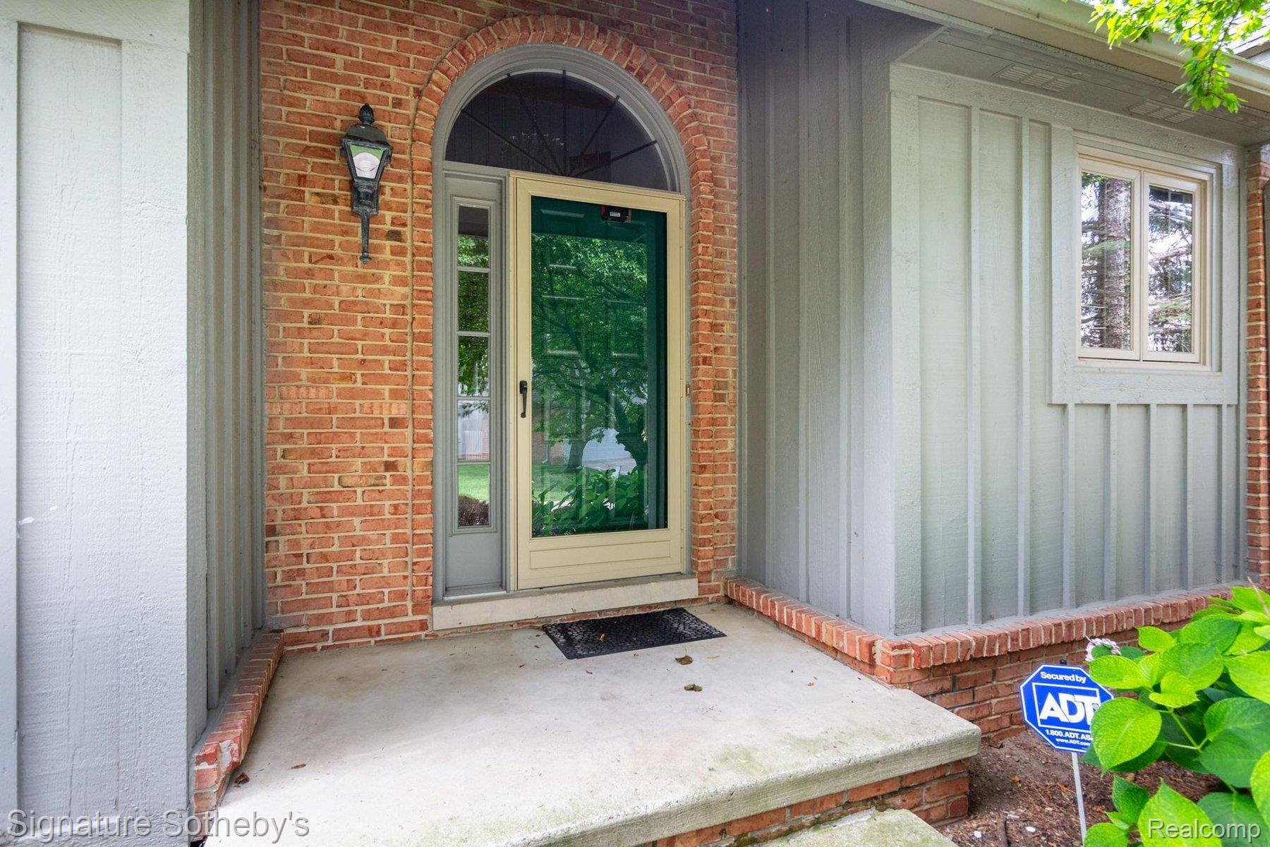 37524 Burton Court