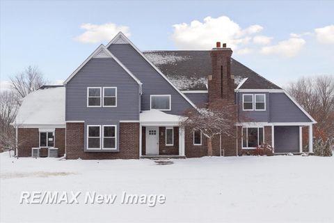 60 Golfview Drive Saginaw Charter Township MI 48638