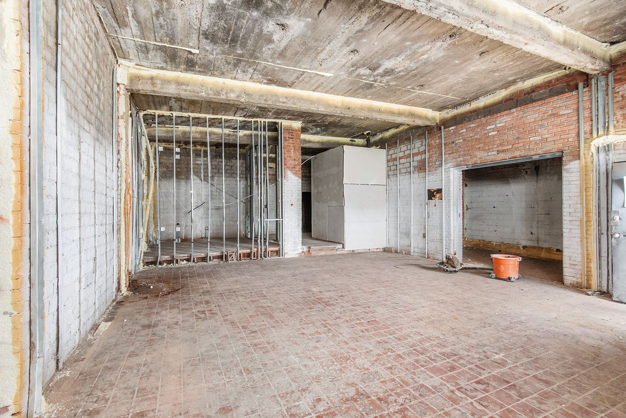 12709 GRATIOT Avenue