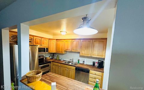 28418 W 8 Mile Road a5 Farmington Hills City MI 48336