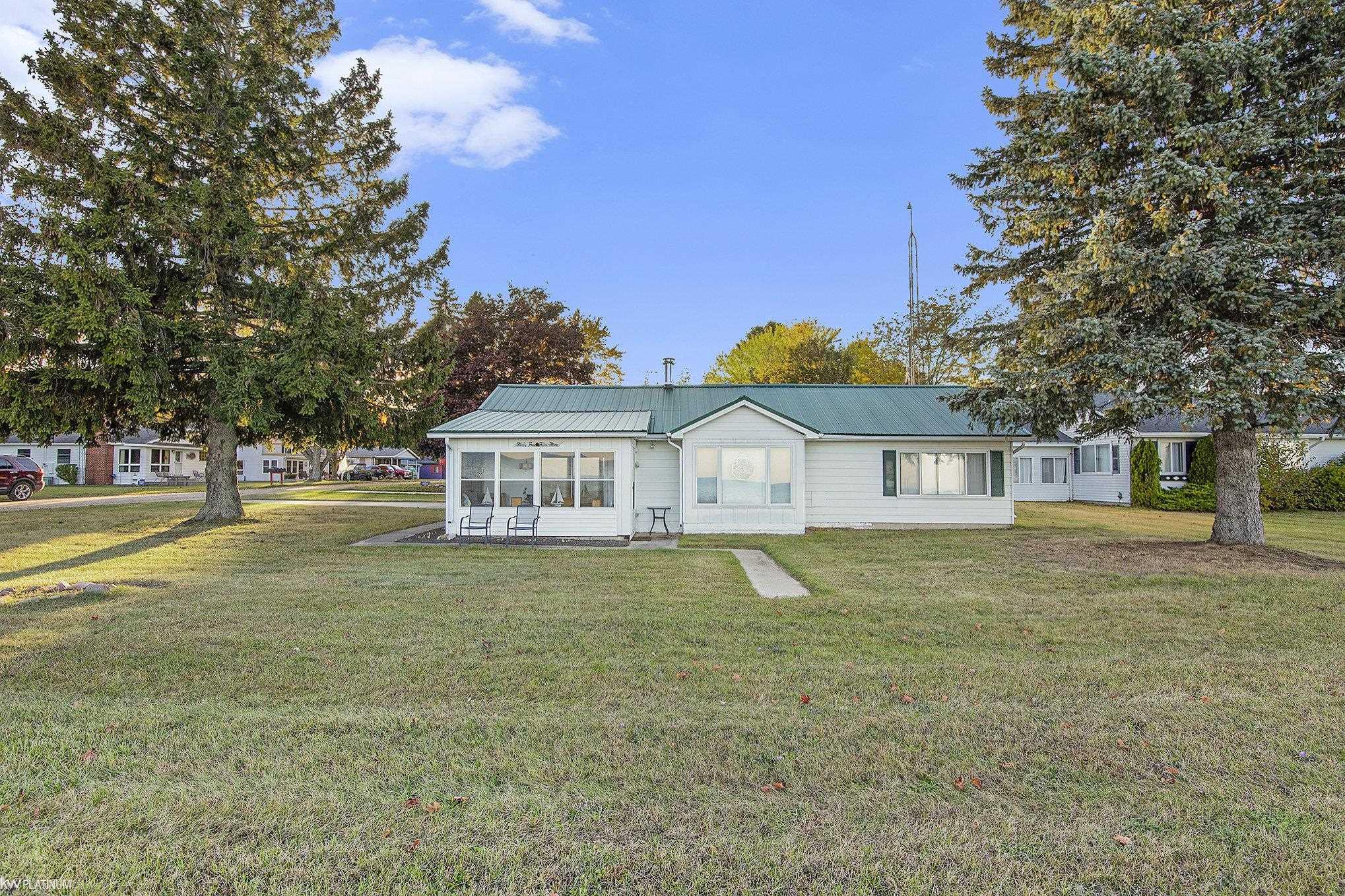 3453 Shoreview Drive