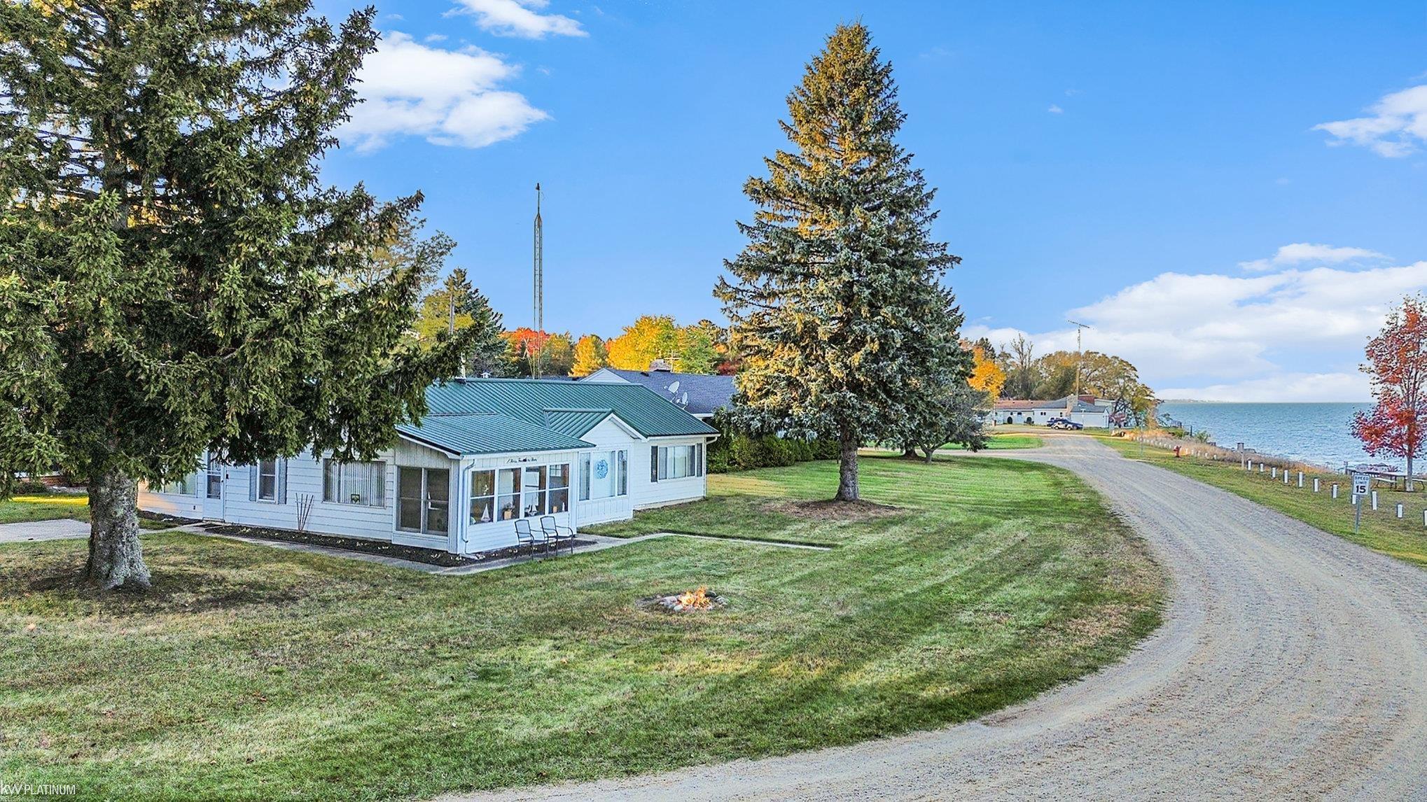 3453 Shoreview Drive