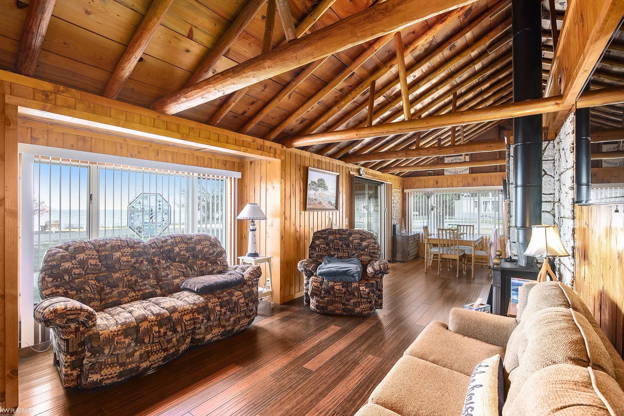3453 Shoreview Drive