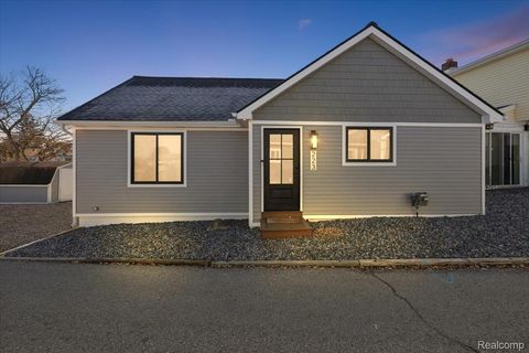 223 Lookout Lane Lake Orion Village MI 48362