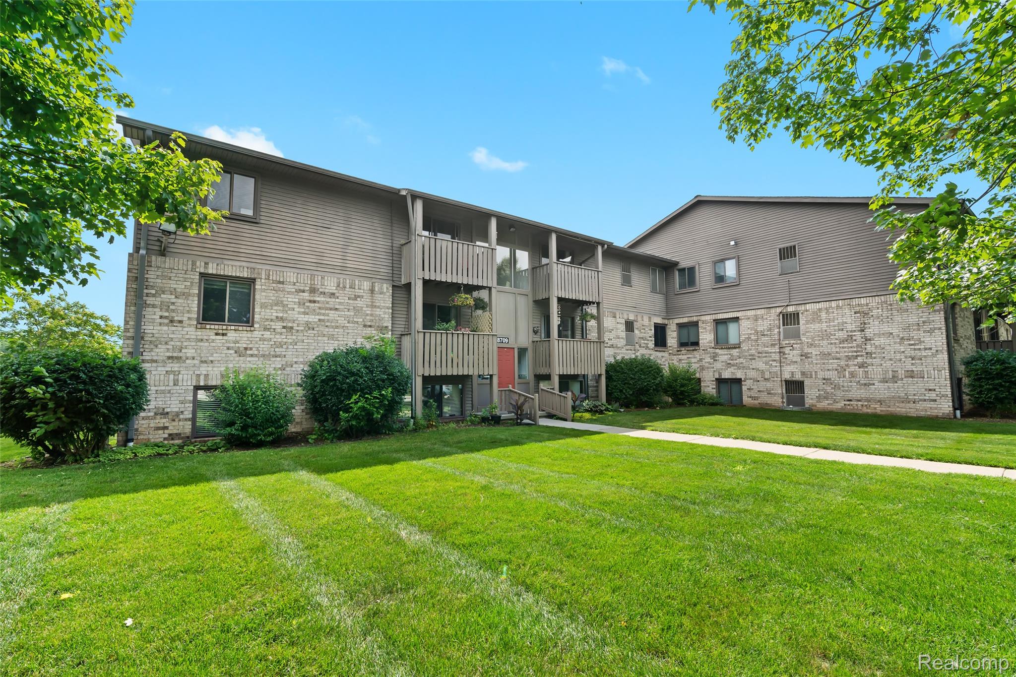 8709 Candlewood Trail