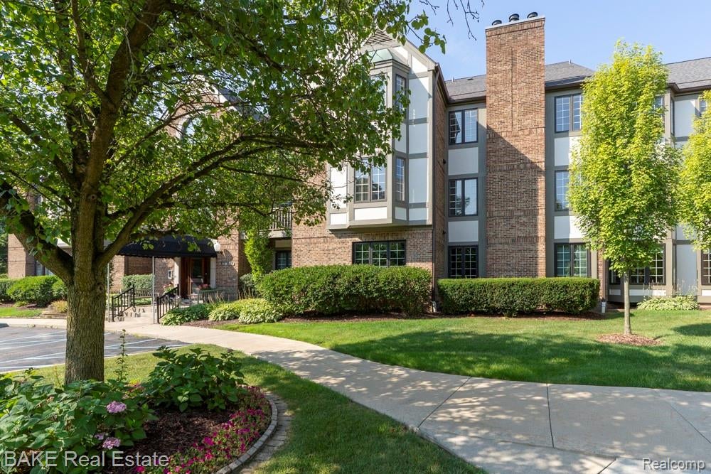 811 Deer Court