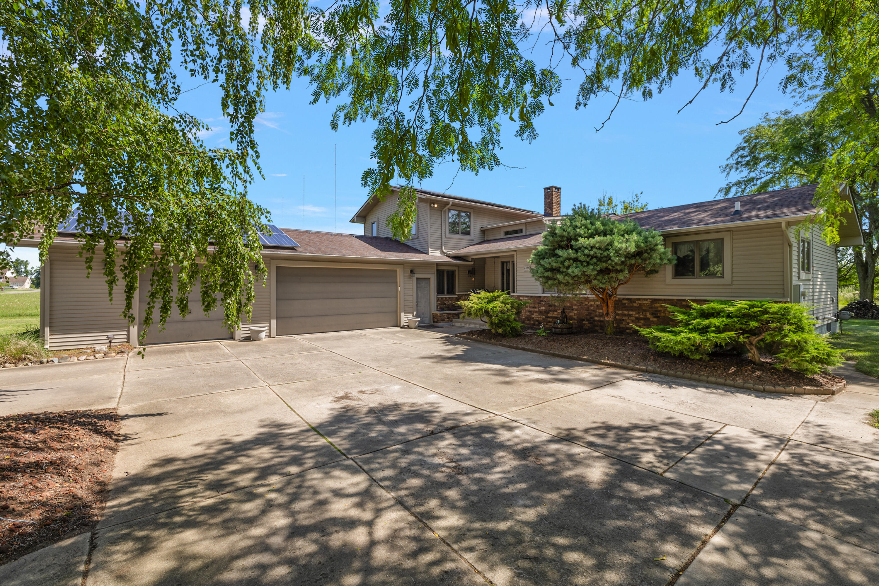 6677 Castaway Lane