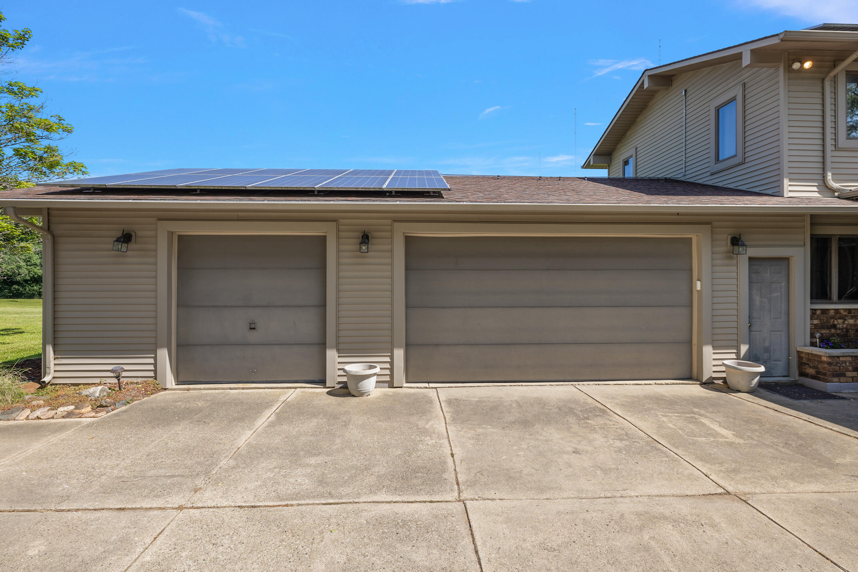 6677 Castaway Lane