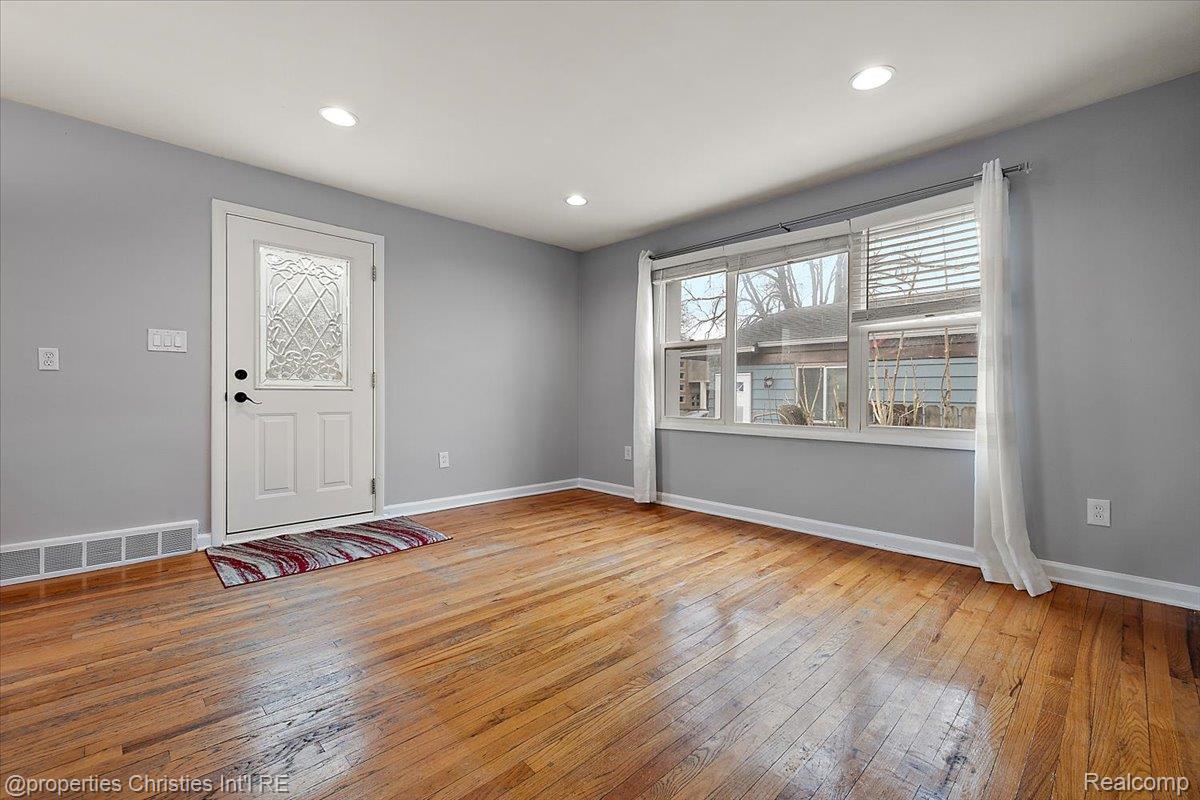 2435 Sunnyknoll Avenue