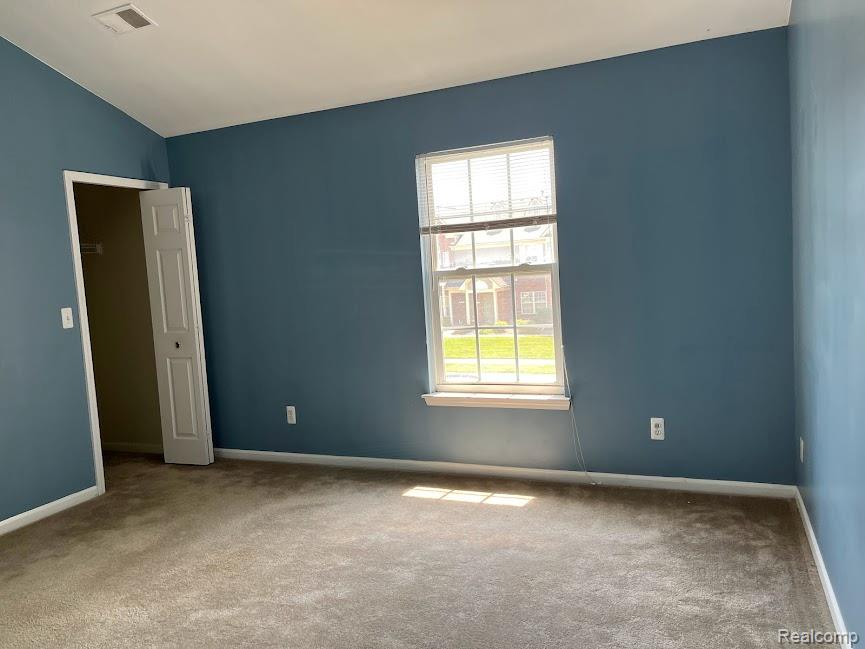 20039 HIDDEN OAKS Drive