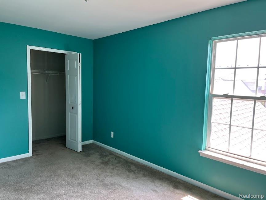 20039 HIDDEN OAKS Drive