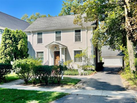 488 Vinewood Avenue Birmingham City MI 48009