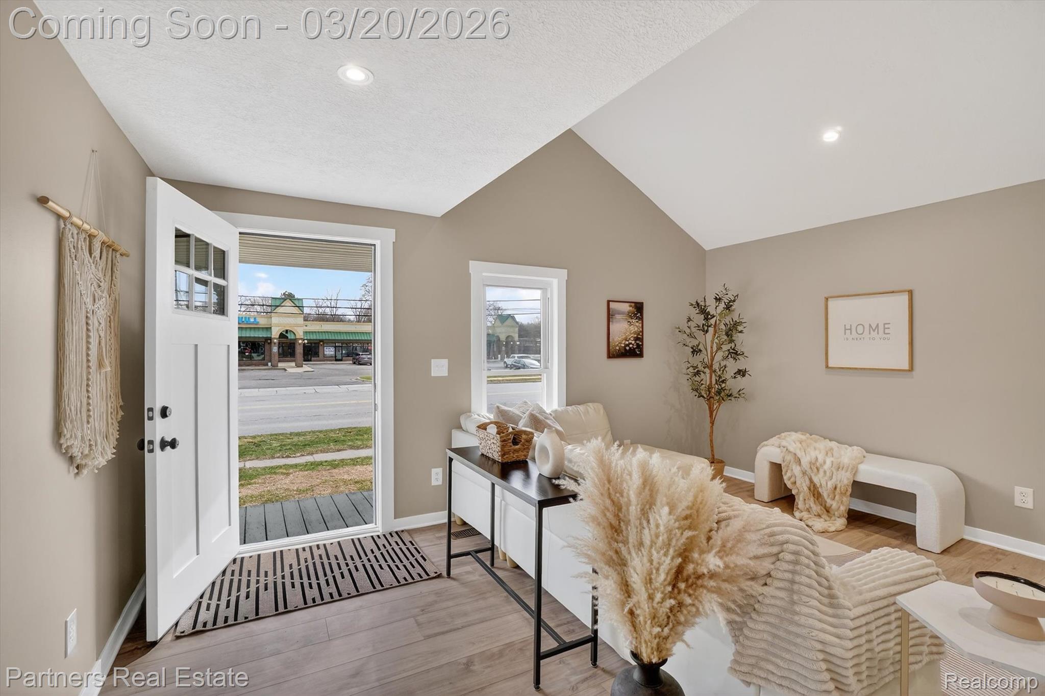 718 W Grand River Avenue