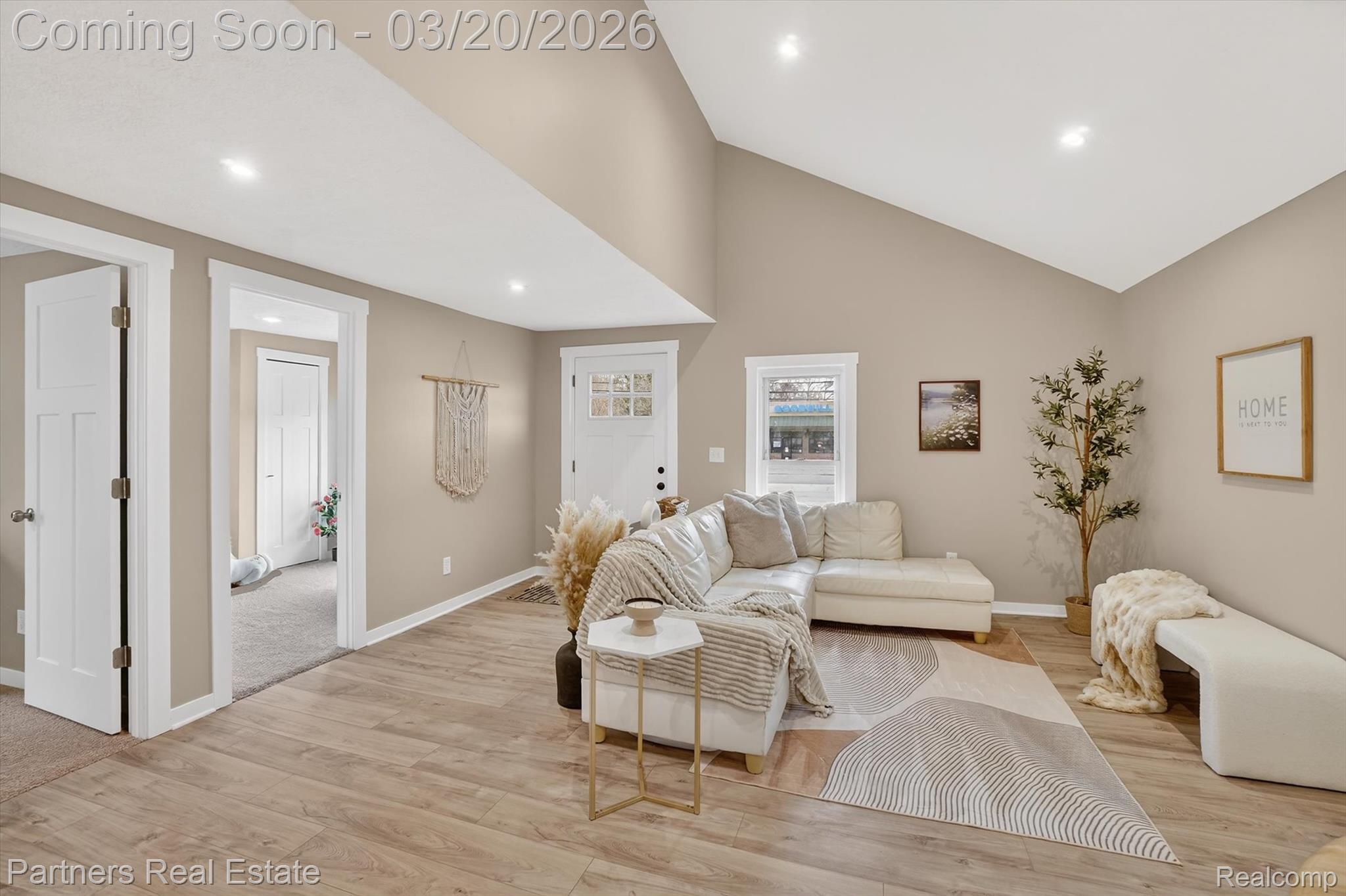 718 W Grand River Avenue