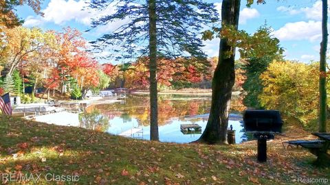 512 FERNHURST Court Orion Charter Township MI 48362