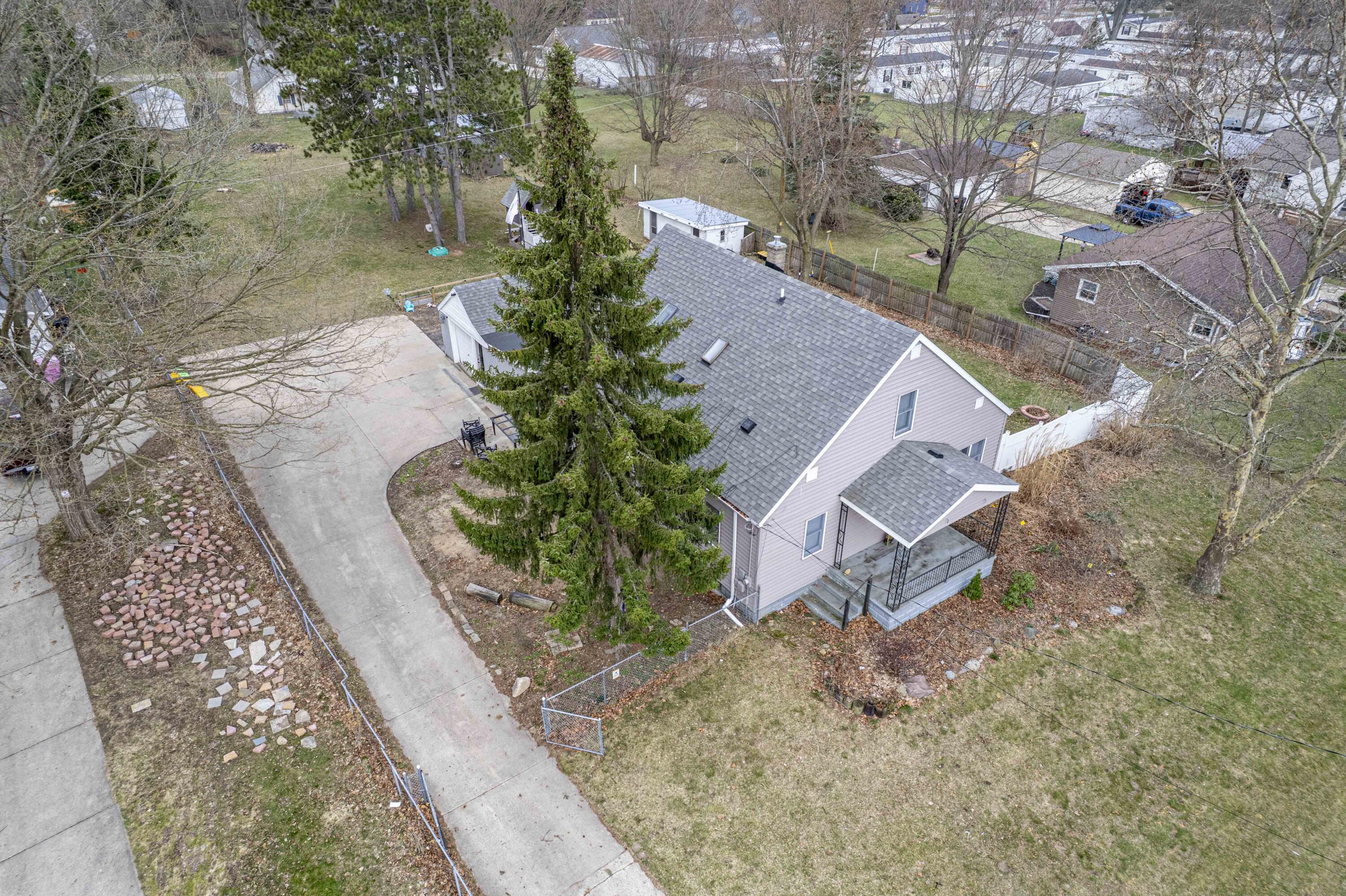 904 60th Street SE