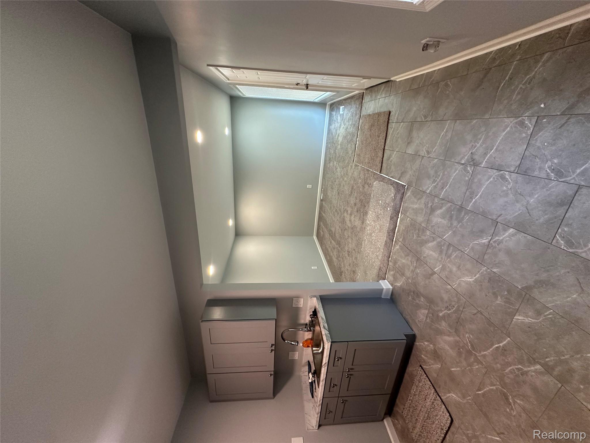 Lincoln Park City, Michigan 48146, United States, 3 Bedrooms Bedrooms, ,1 BathroomBathrooms,Residential,Active,205633