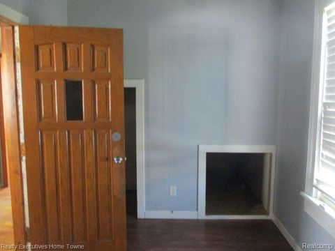 Tiny photo for 831 BANCROFT Street, Port Huron City, MI 48060 (MLS # 20250030423)